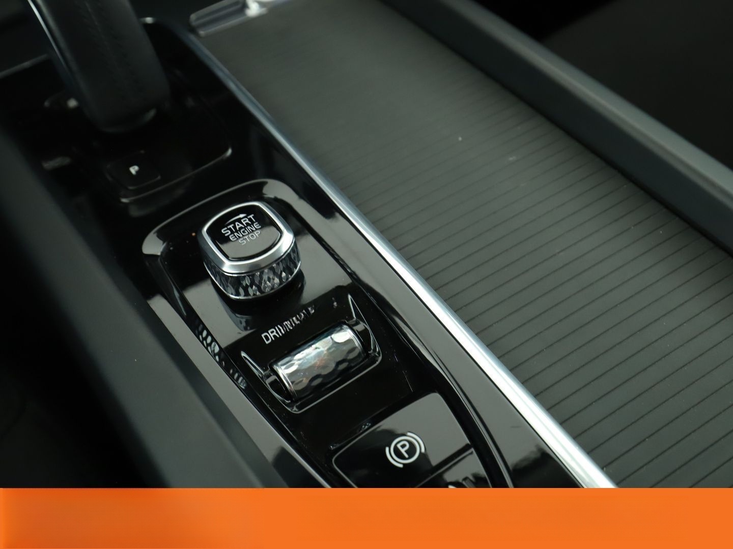 Volvo XC60 2.0 B4 Mild-Hybrid Momentum Pro 2WD Aut. foto 24