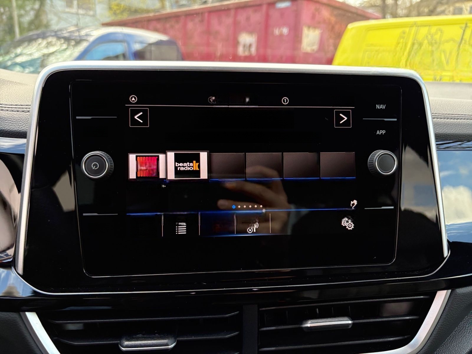Volkswagen T-Roc R-Line 1,5 l TSI DSG_Easy Open_AssistP_LED foto 16