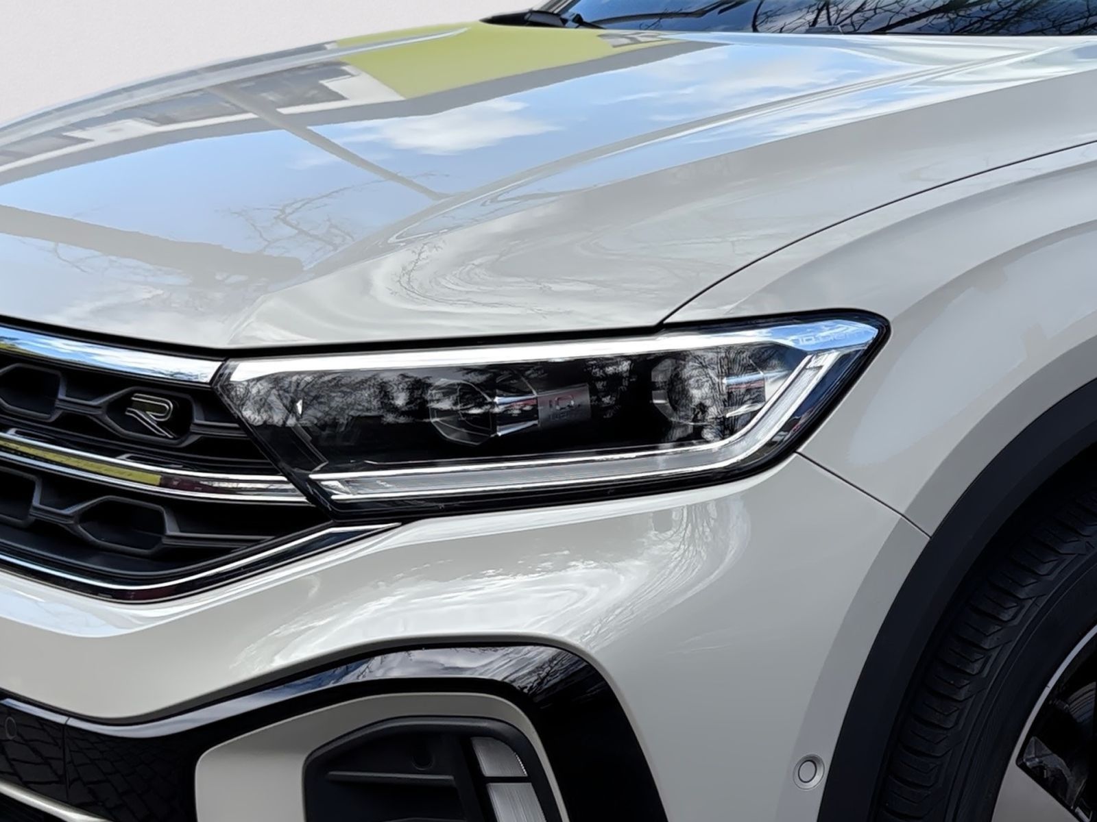 Volkswagen T-Roc R-Line 1,5 l TSI DSG_Easy Open_AssistP_LED foto 5