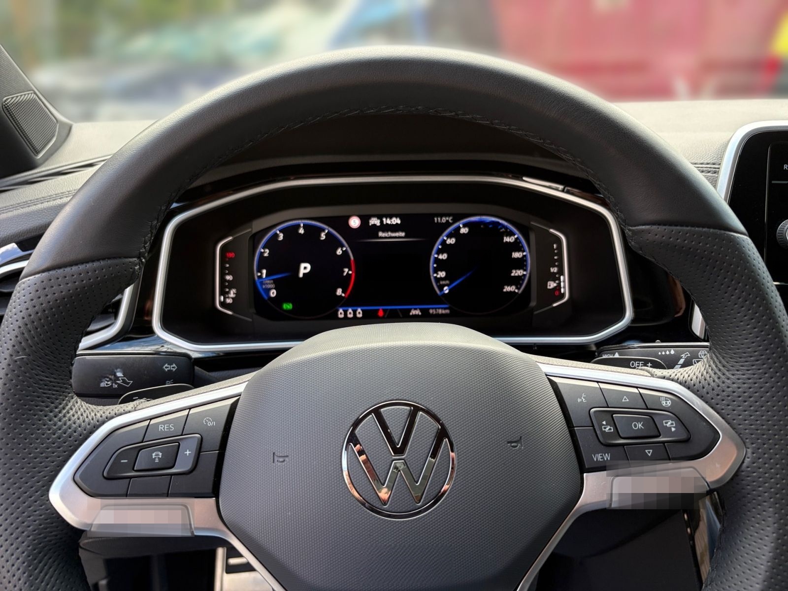 Volkswagen T-Roc R-Line 1,5 l TSI DSG_Easy Open_AssistP_LED foto 8