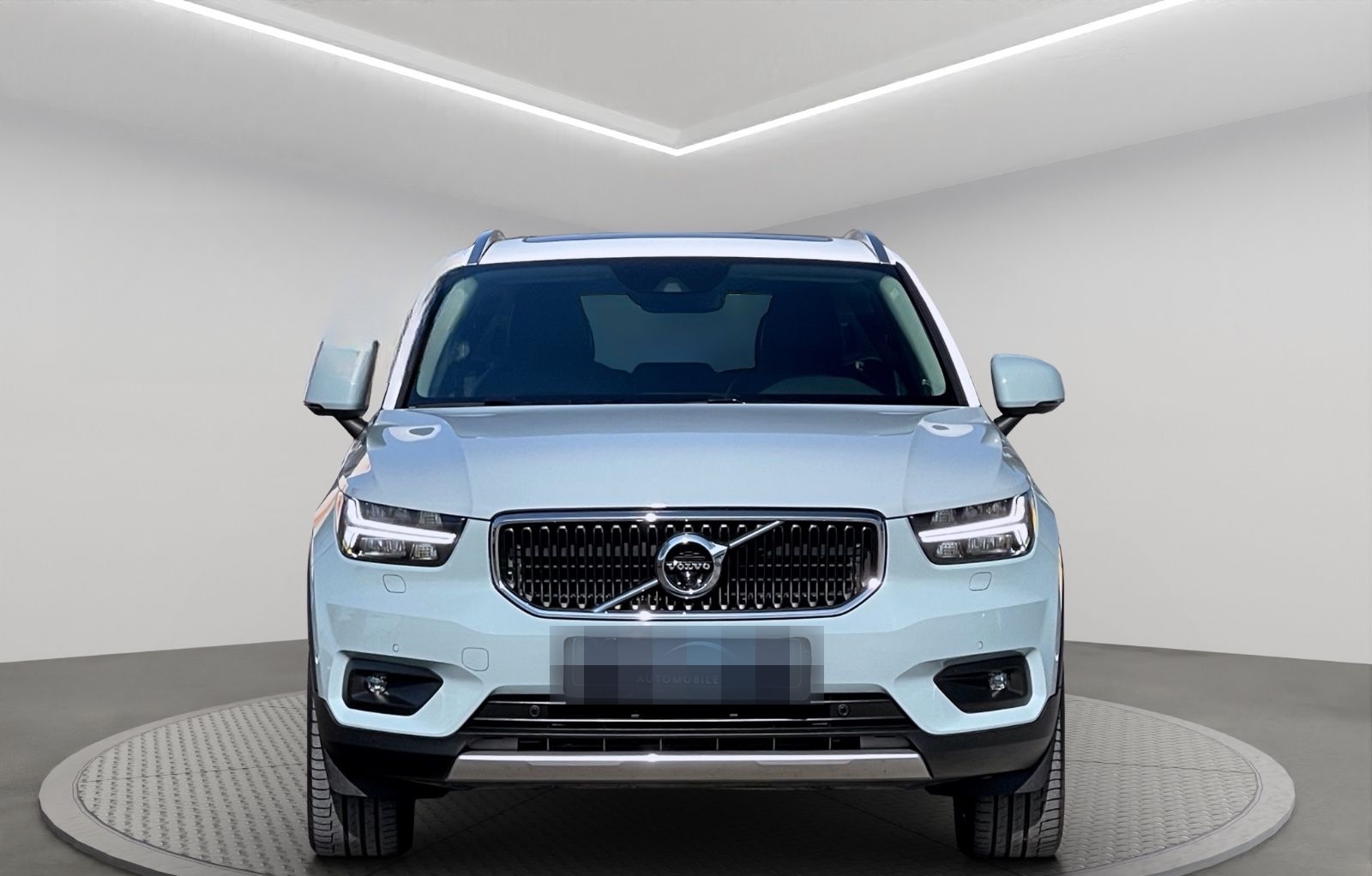 Volvo XC40 2,0 AUTOM. AWD 4x4 PANORAMA LEDER GARANTIE foto 2