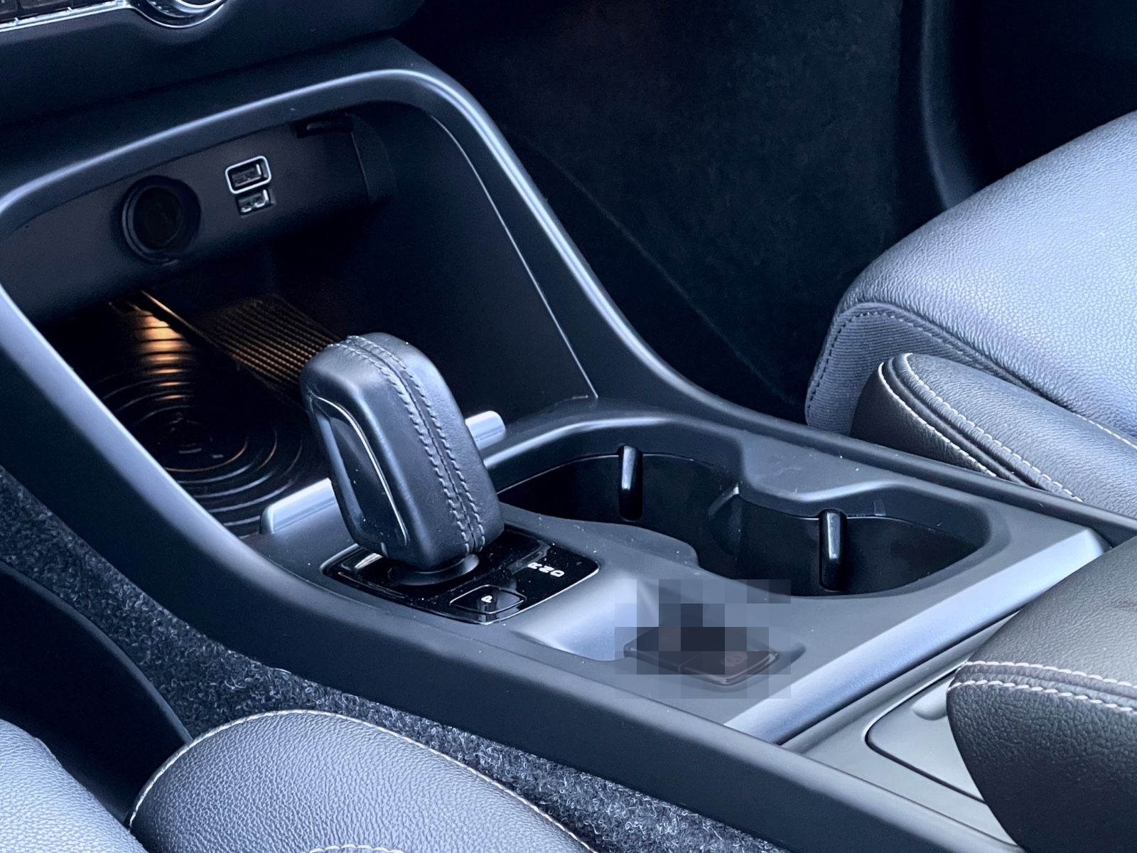 Volvo XC40 2,0 AUTOM. AWD 4x4 PANORAMA LEDER GARANTIE foto 15