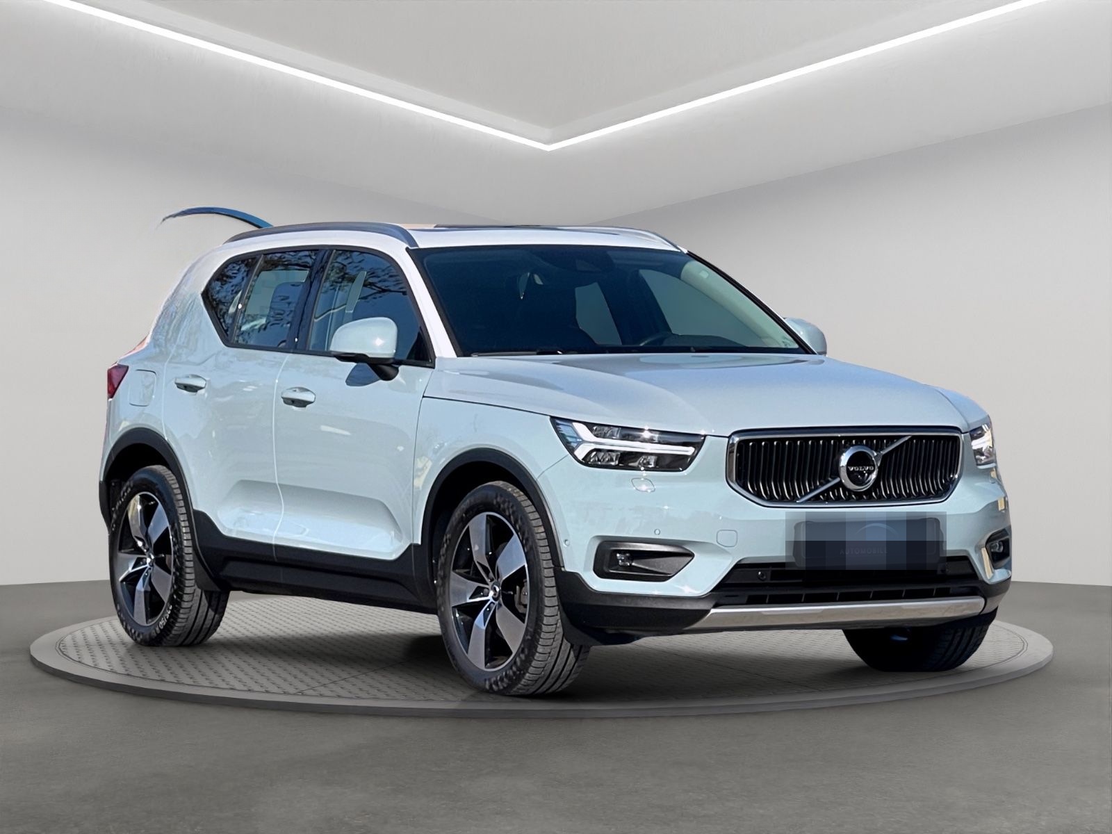 Volvo XC40 2,0 AUTOM. AWD 4x4 PANORAMA LEDER GARANTIE foto 3
