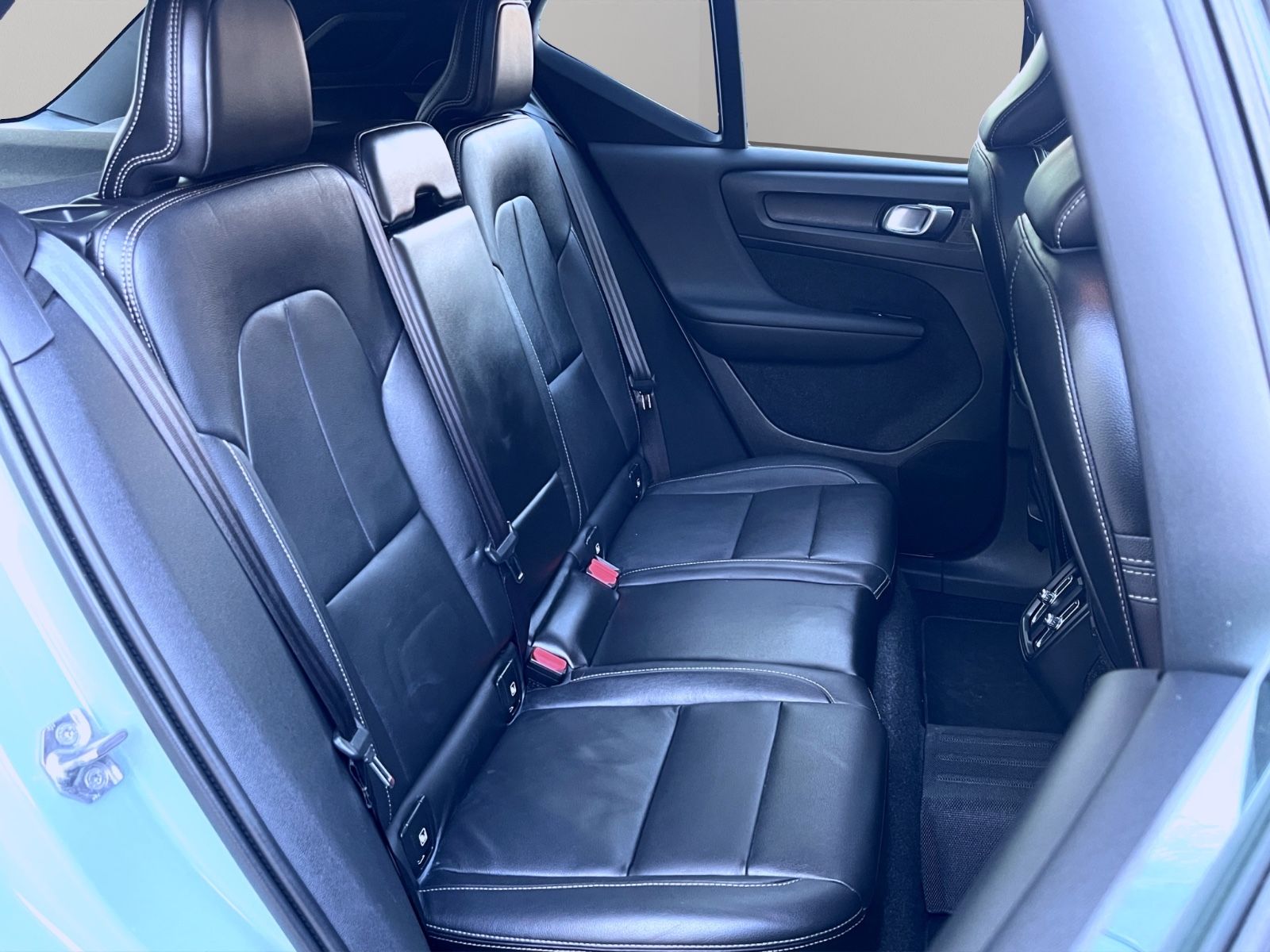 Volvo XC40 2,0 AUTOM. AWD 4x4 PANORAMA LEDER GARANTIE foto 23