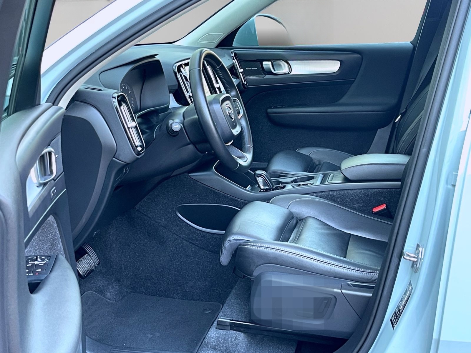 Volvo XC40 2,0 AUTOM. AWD 4x4 PANORAMA LEDER GARANTIE foto 10