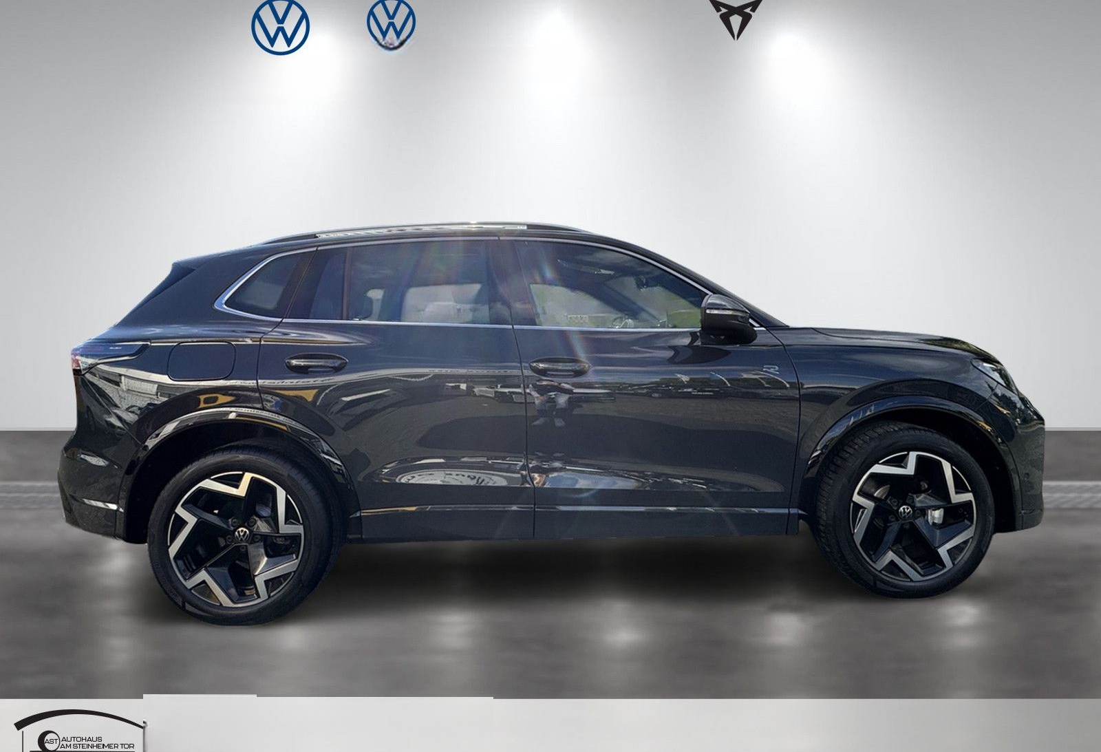 Volkswagen Tiguan R LINE-VIRTUAL-KAMERA-LED-ACC-MASSAGE-1H. foto 4