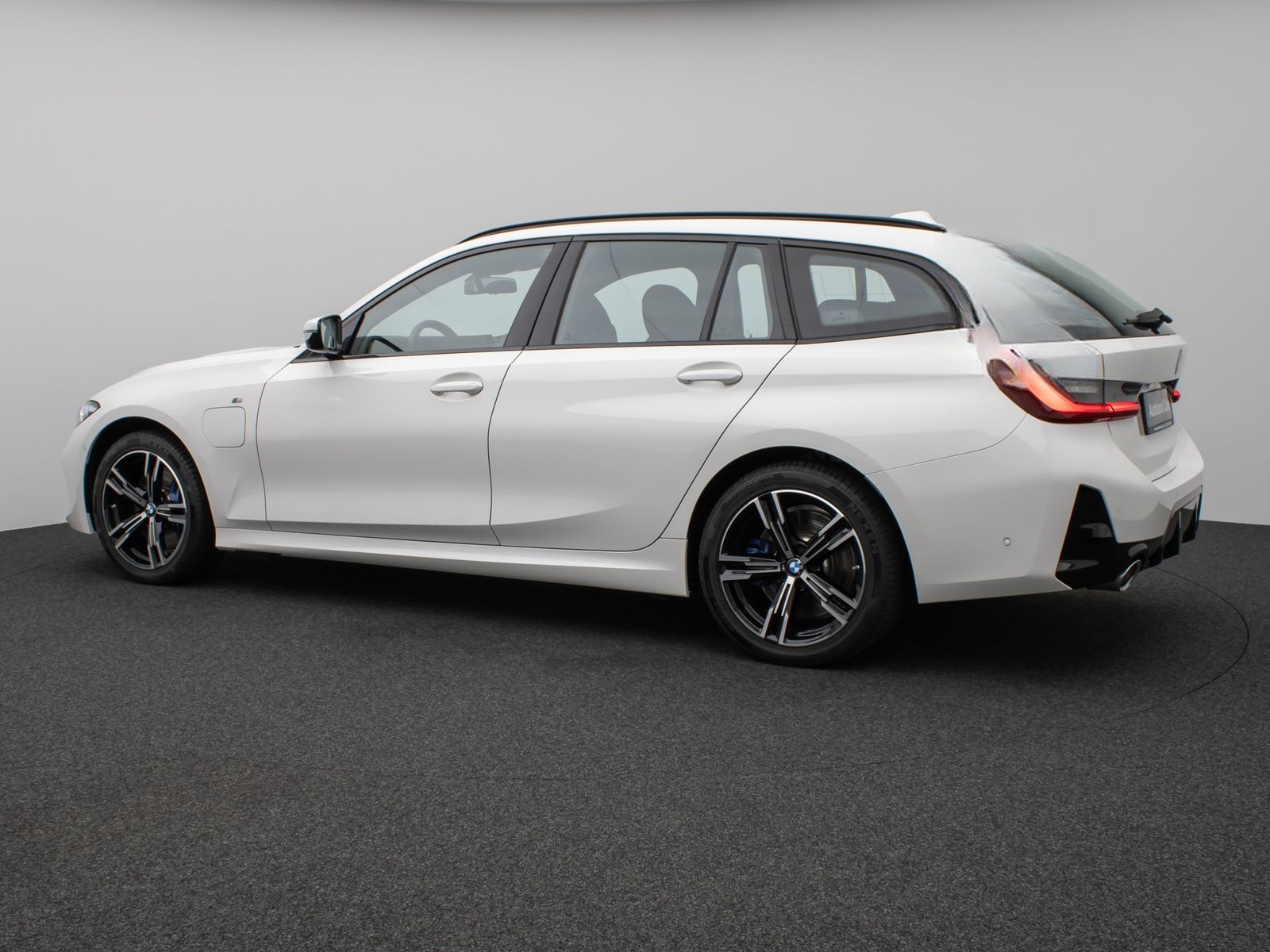 BMW 330e M Sport Panorama 360°HUD DAB H/K AHK ACC foto 10