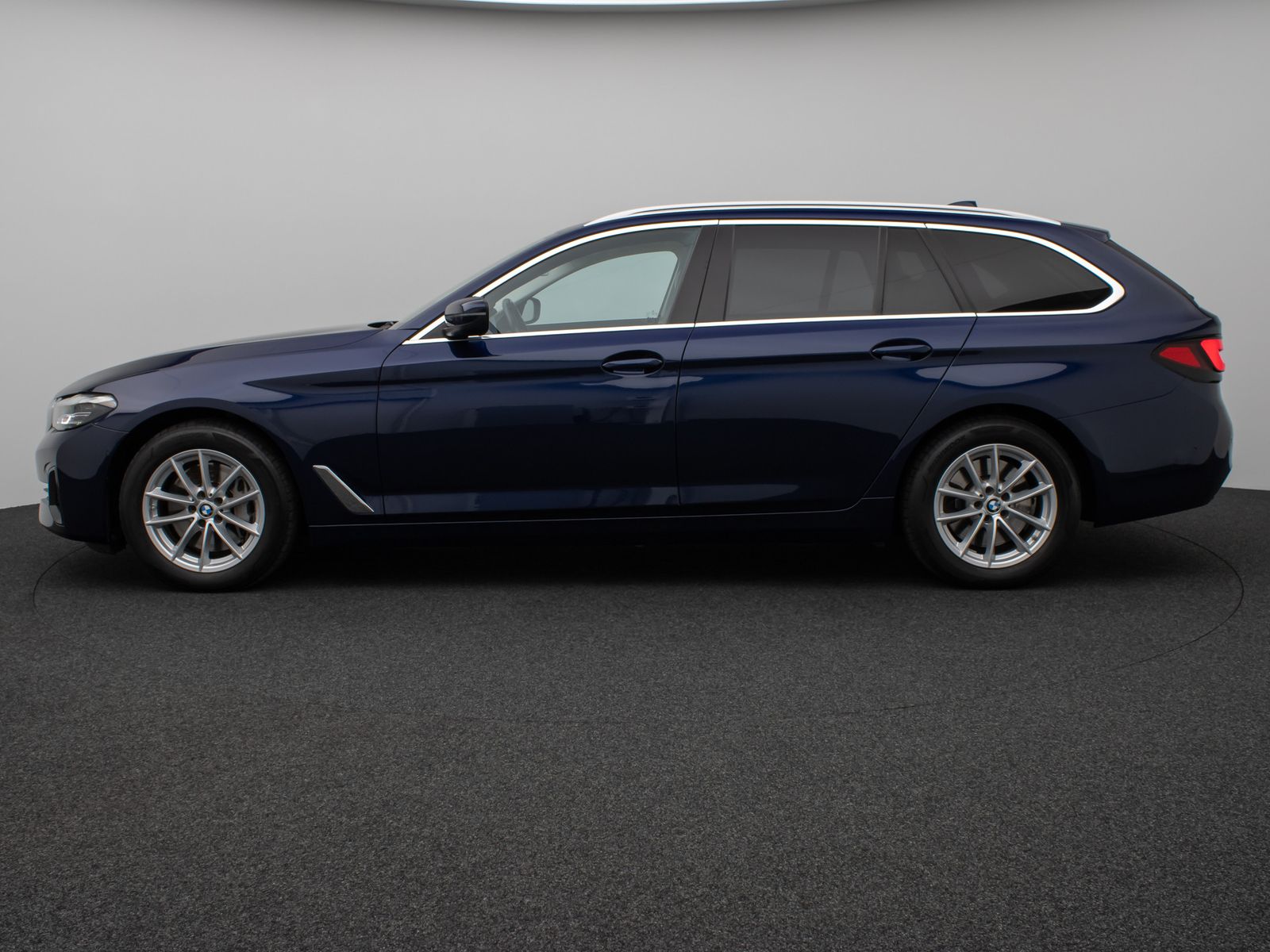 BMW 530d xD Panoram Kamera HUD DAB HiFi SoftCl Sport foto 11