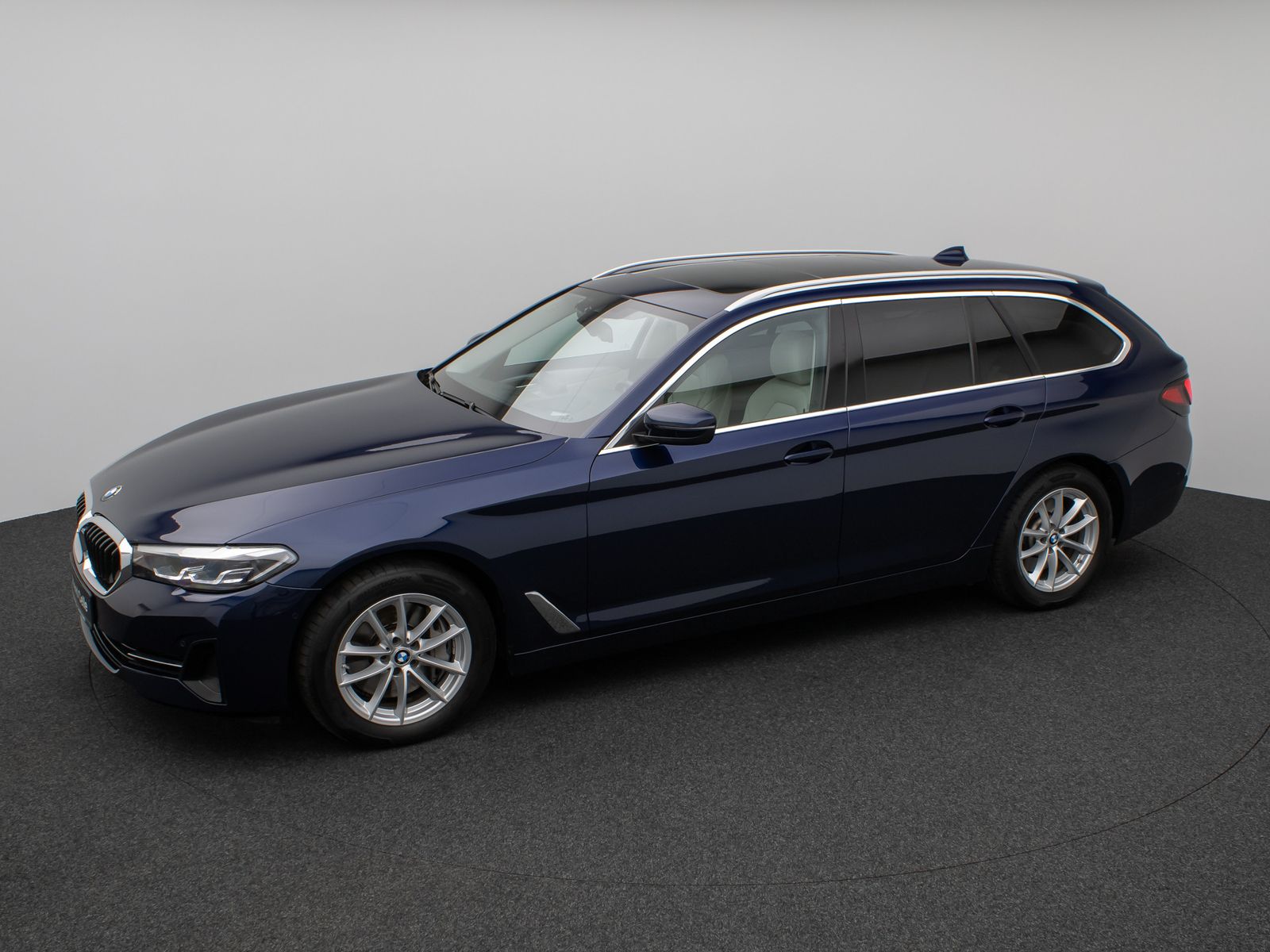 BMW 530d xD Panoram Kamera HUD DAB HiFi SoftCl Sport foto 12