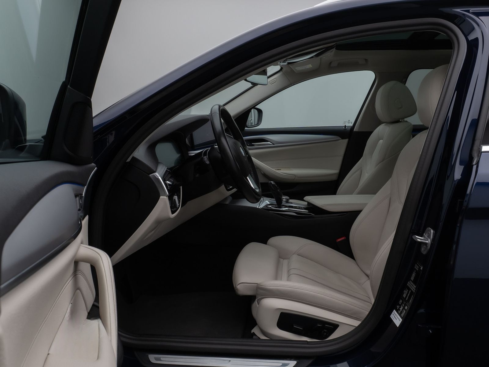 BMW 530d xD Panoram Kamera HUD DAB HiFi SoftCl Sport foto 20
