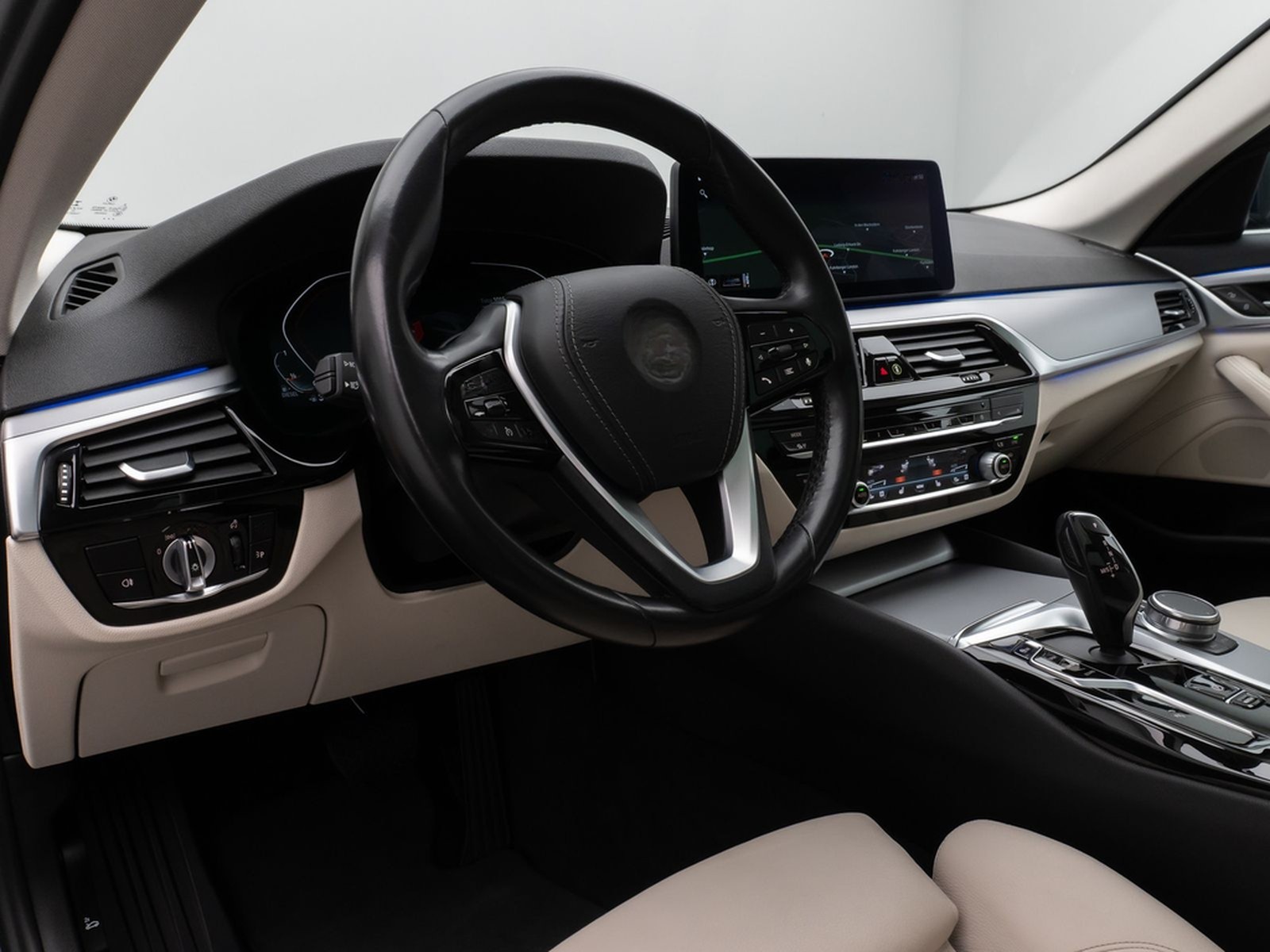 BMW 530d xD Panoram Kamera HUD DAB HiFi SoftCl Sport foto 21
