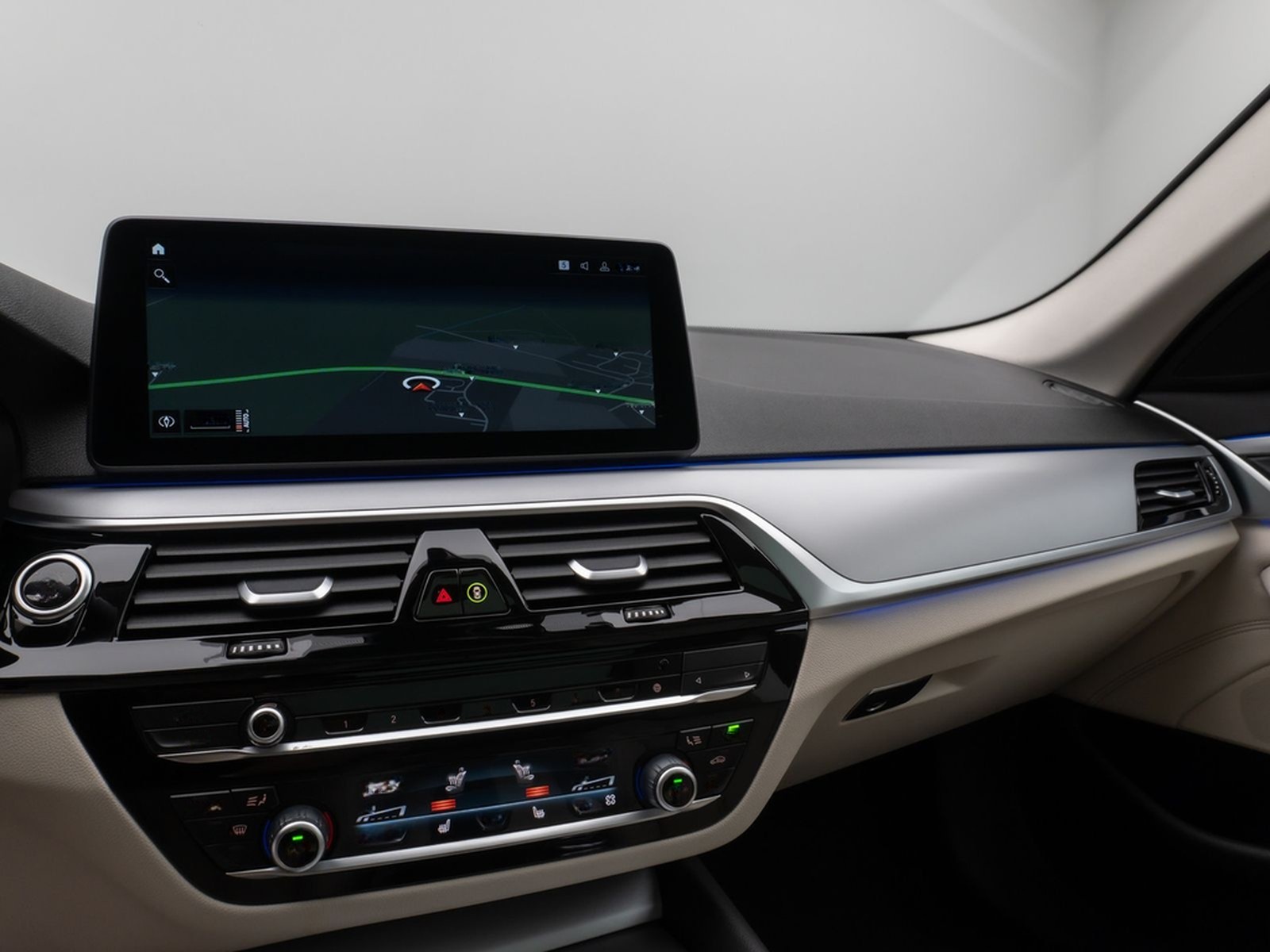 BMW 530d xD Panoram Kamera HUD DAB HiFi SoftCl Sport foto 22