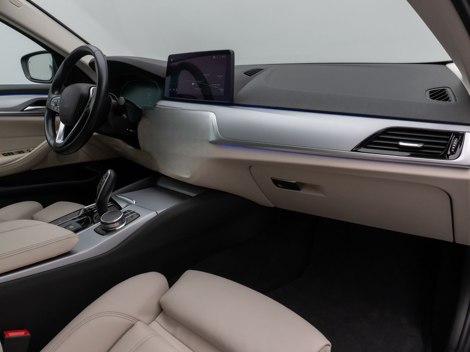 BMW 530d xD Panoram Kamera HUD DAB HiFi SoftCl Sport foto 24
