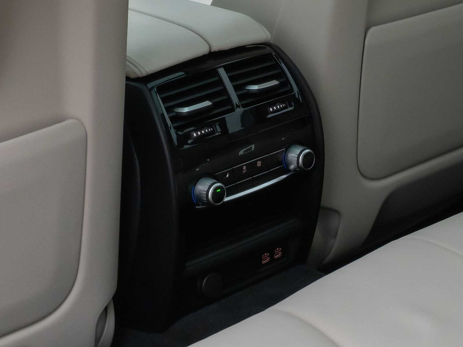 BMW 530d xD Panoram Kamera HUD DAB HiFi SoftCl Sport foto 28