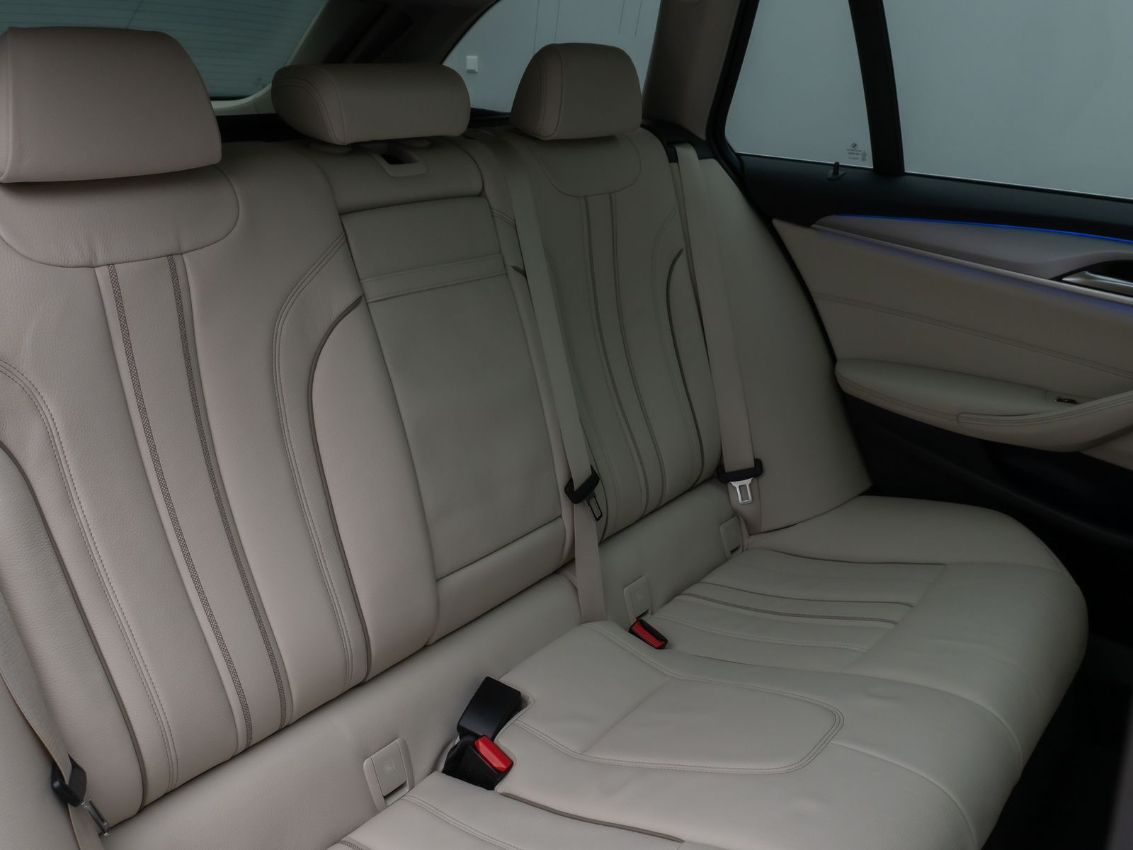 BMW 530d xD Panoram Kamera HUD DAB HiFi SoftCl Sport foto 30