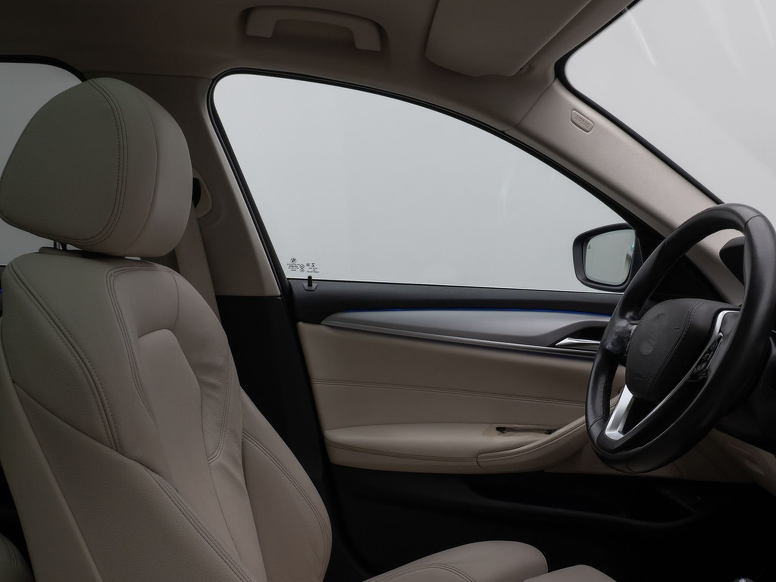 BMW 530d xD Panoram Kamera HUD DAB HiFi SoftCl Sport foto 39