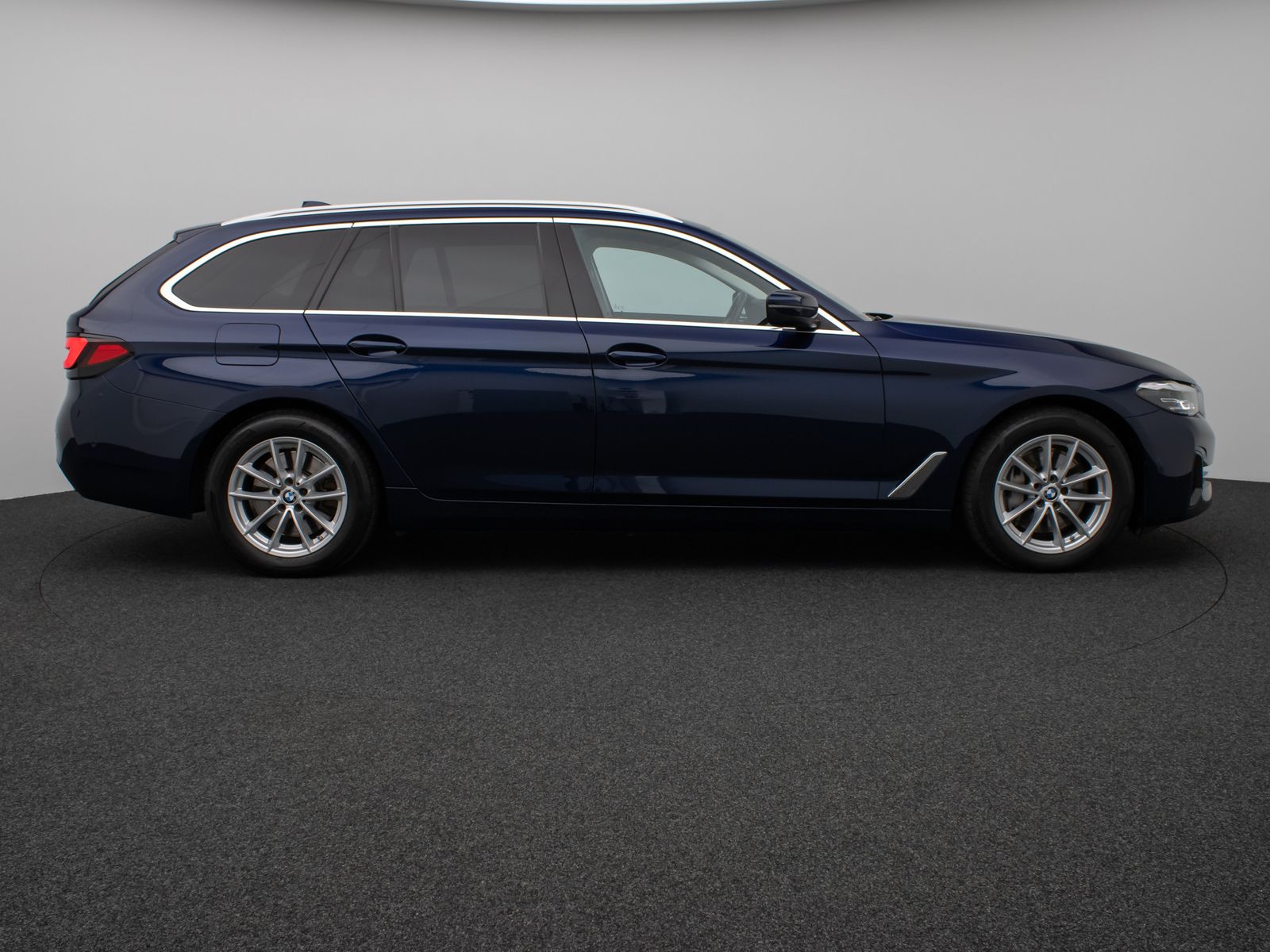 BMW 530d xD Panoram Kamera HUD DAB HiFi SoftCl Sport foto 5