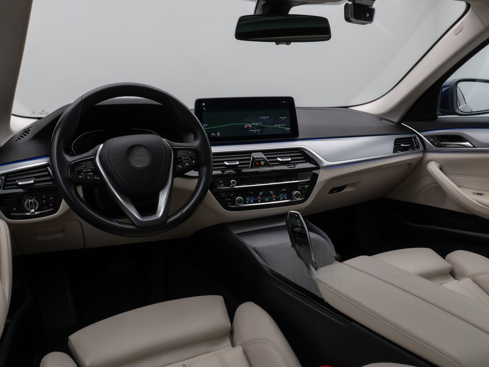 BMW 530d xD Panoram Kamera HUD DAB HiFi SoftCl Sport foto 41