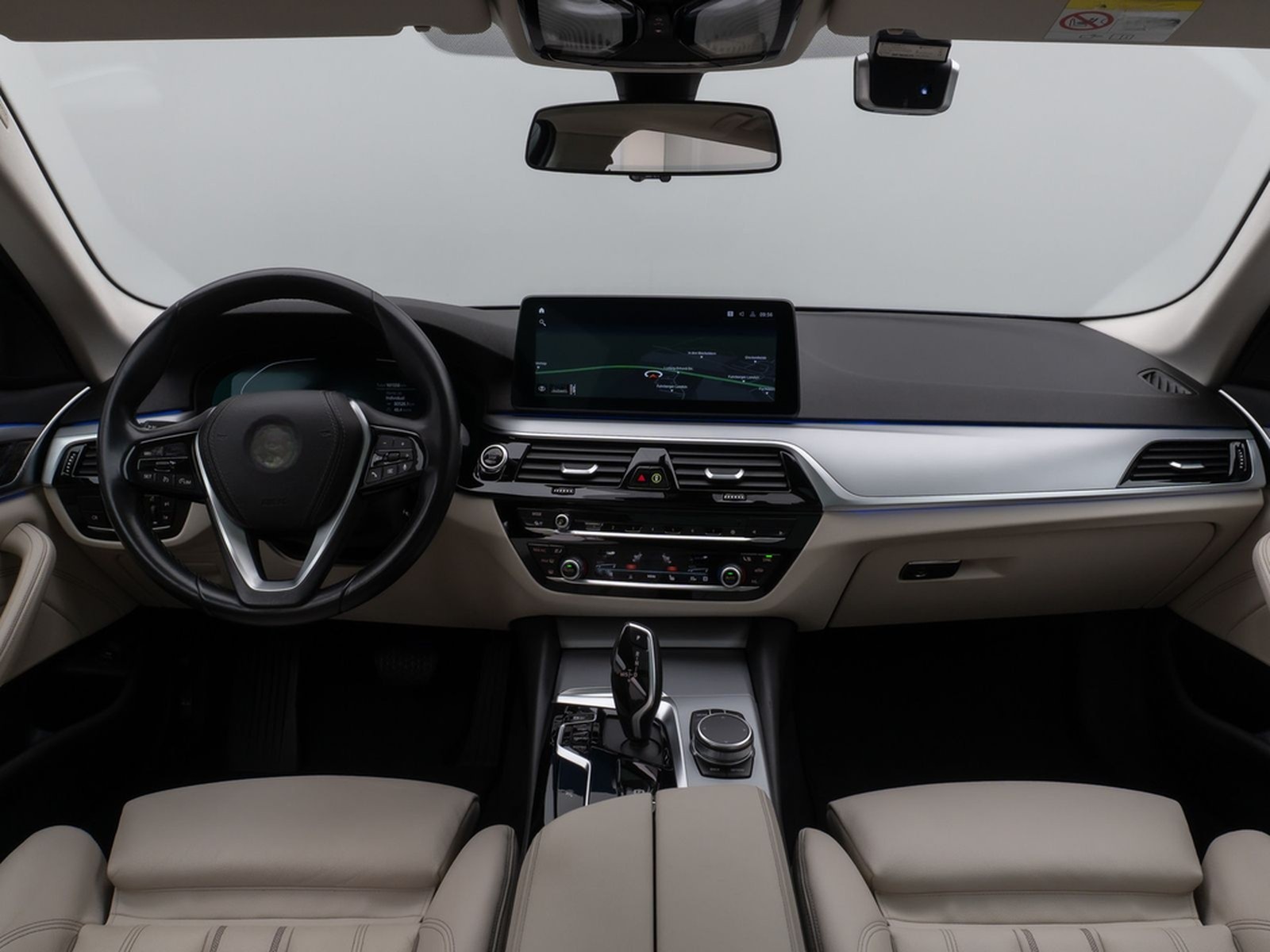 BMW 530d xD Panoram Kamera HUD DAB HiFi SoftCl Sport foto 42