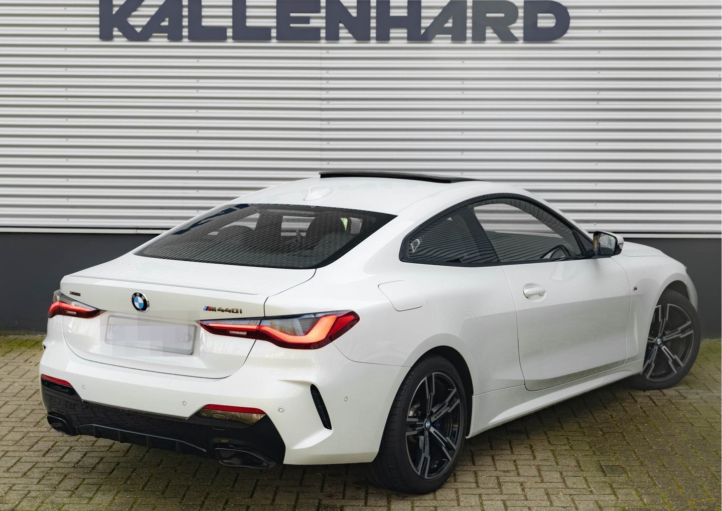 BMW M440i 4-serie Coupé xDrive - Schiebedach - Park foto 2