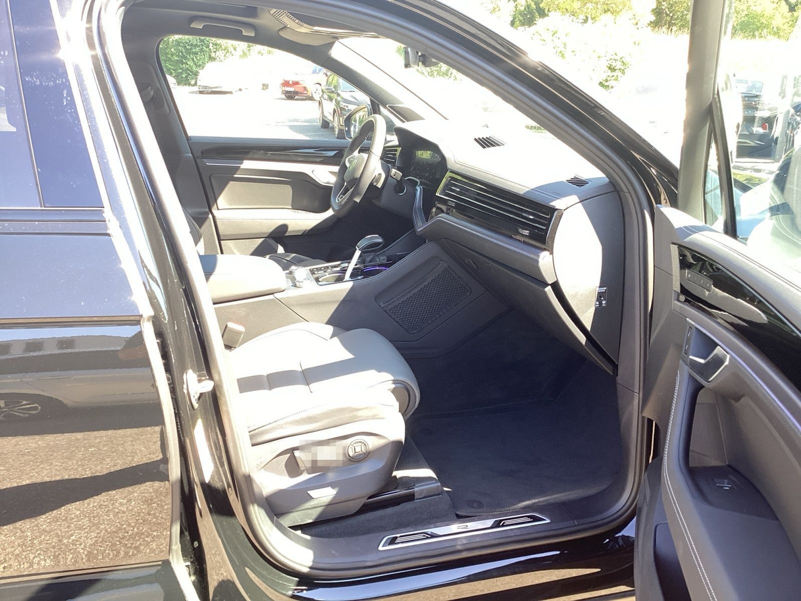 Volkswagen Touareg 3.0TDI R-Line Black Pano AHK Standh.Navi foto 13