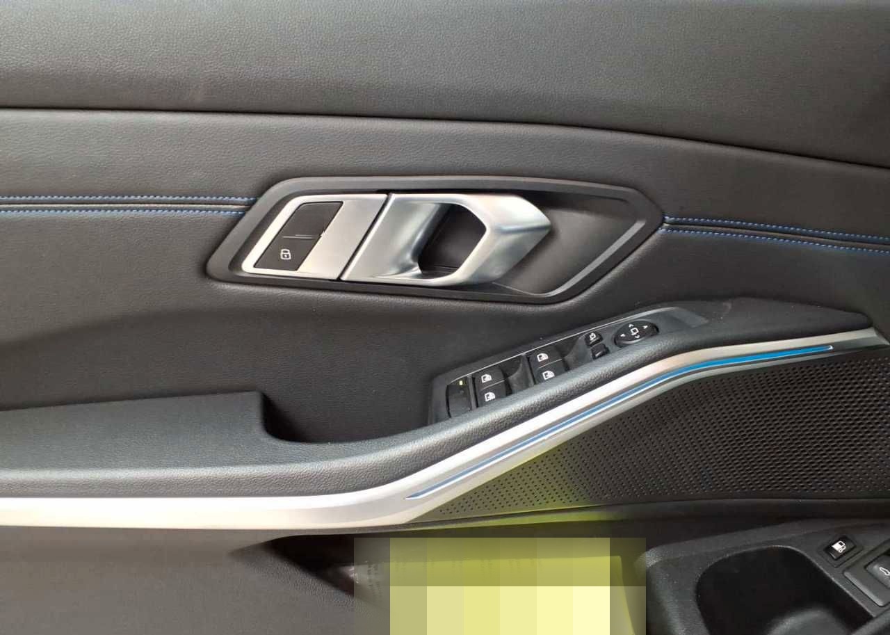 BMW 320e Aut. M Sport Navi GD SHZ LED foto 4