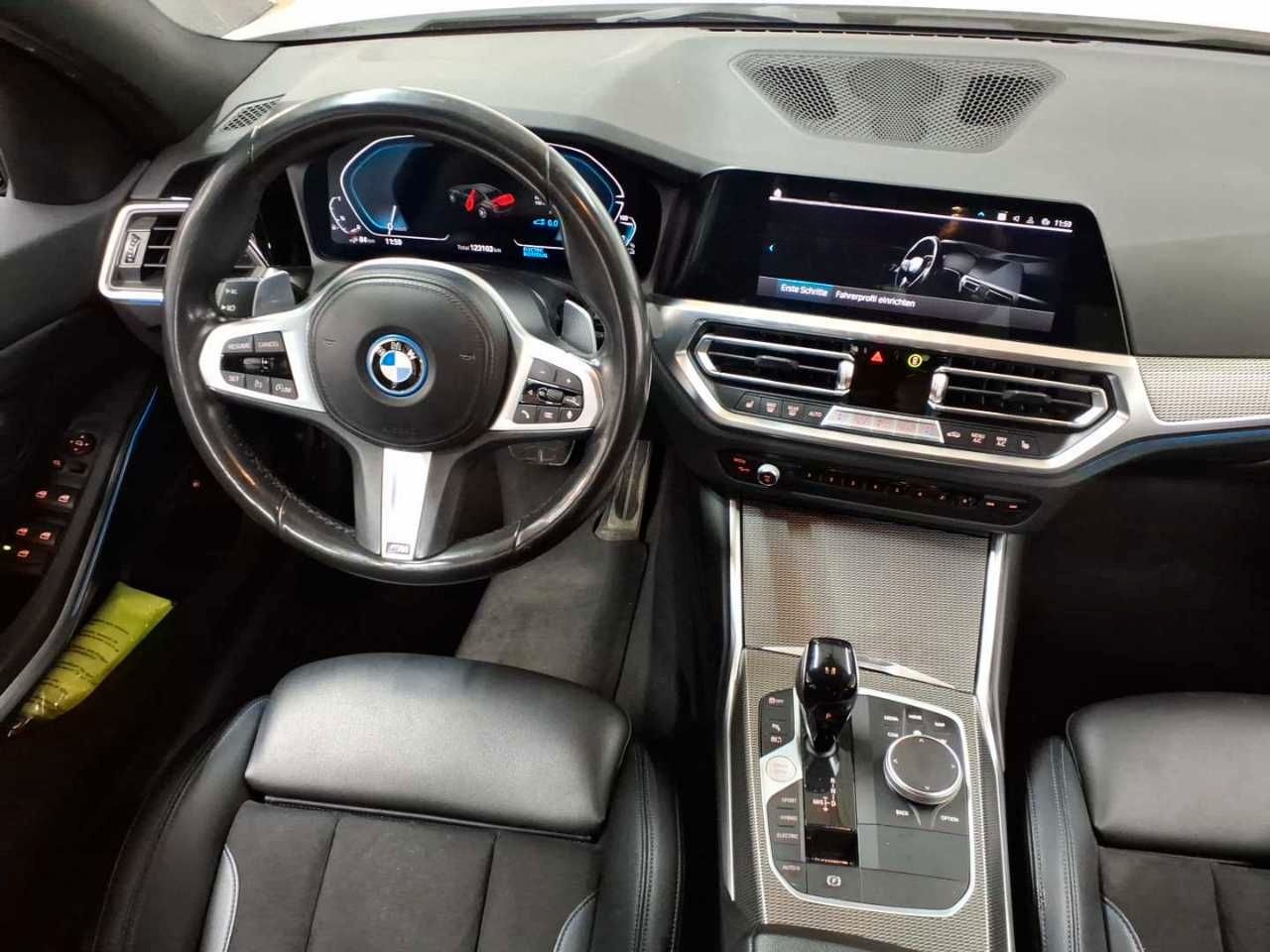 BMW 320e Aut. M Sport Navi GD SHZ LED foto 5