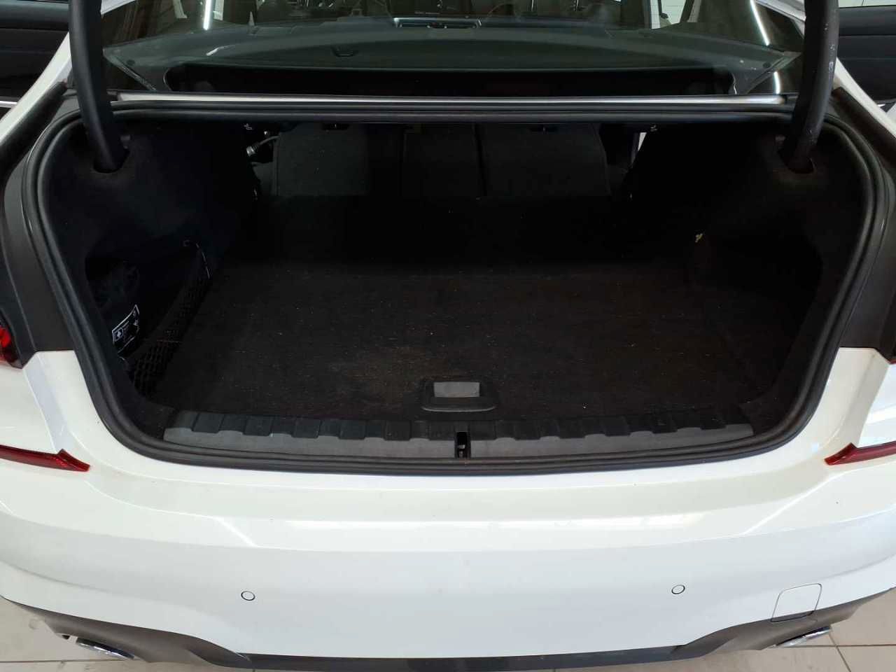 BMW 320e Aut. M Sport Navi GD SHZ LED foto 7