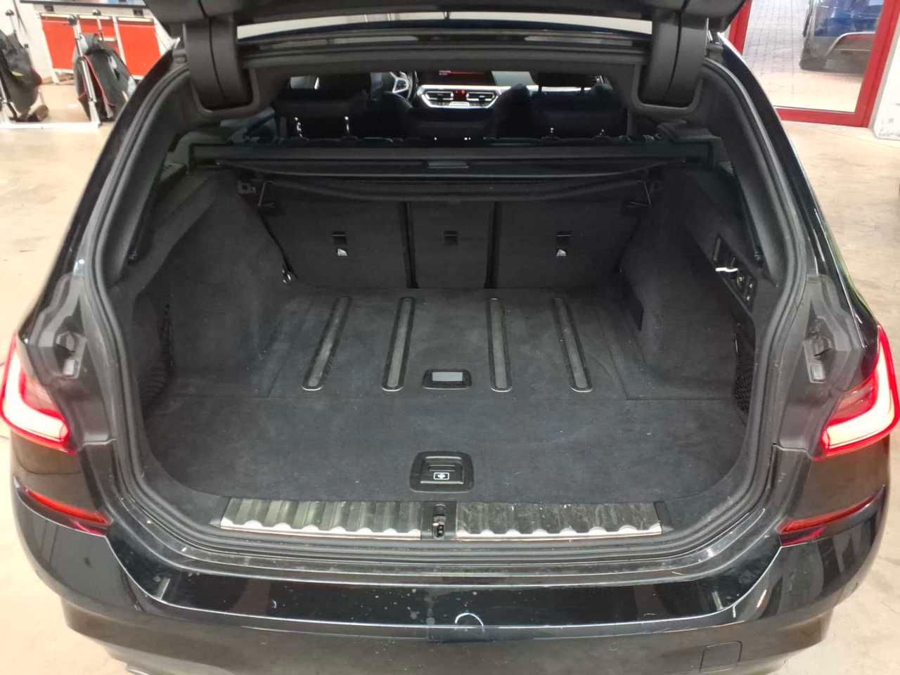 BMW 330i Touring xDrive Aut. M Sport AHK foto 9