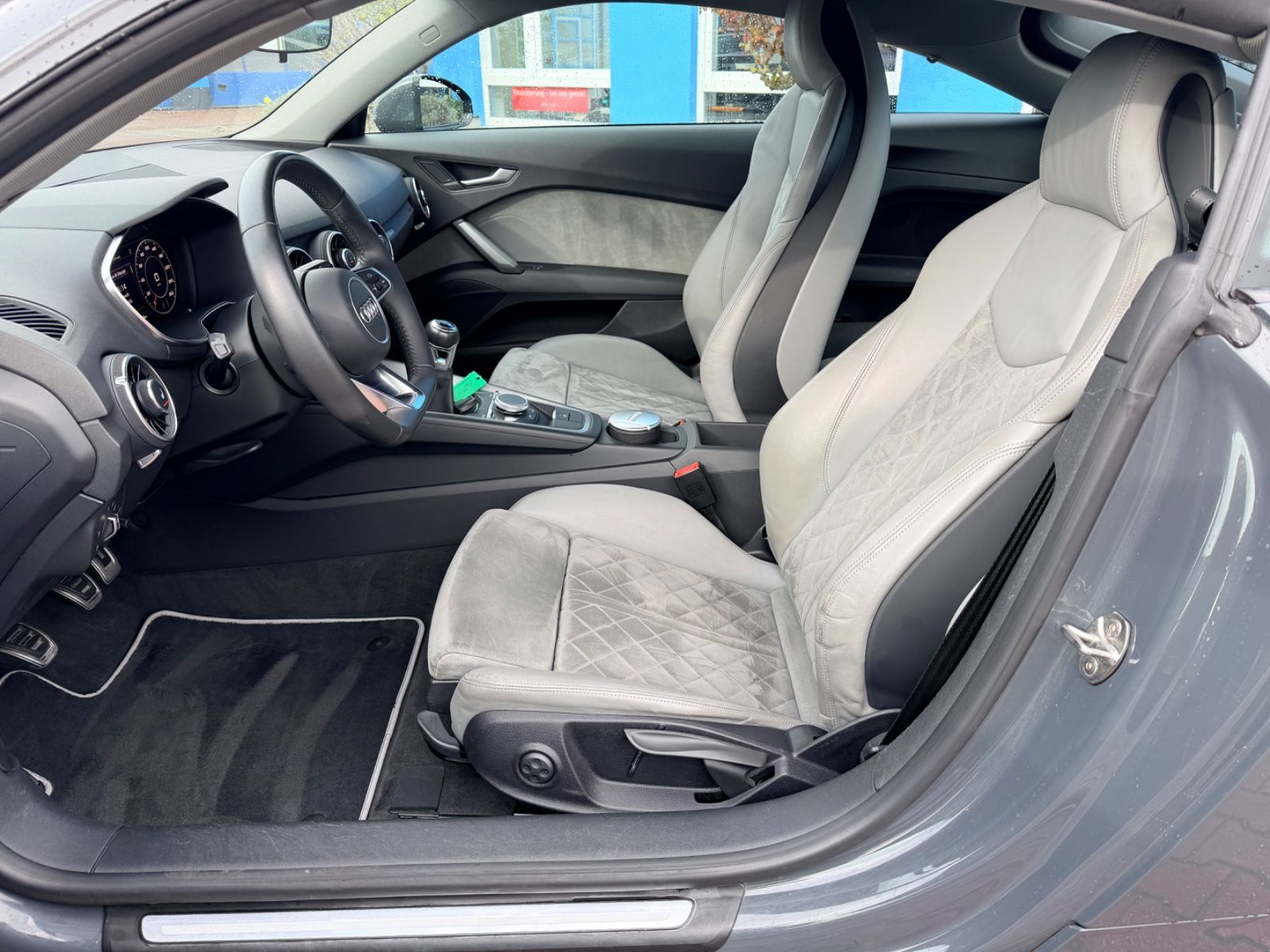 Audi TT Coupe 2.0 TFSI foto 8