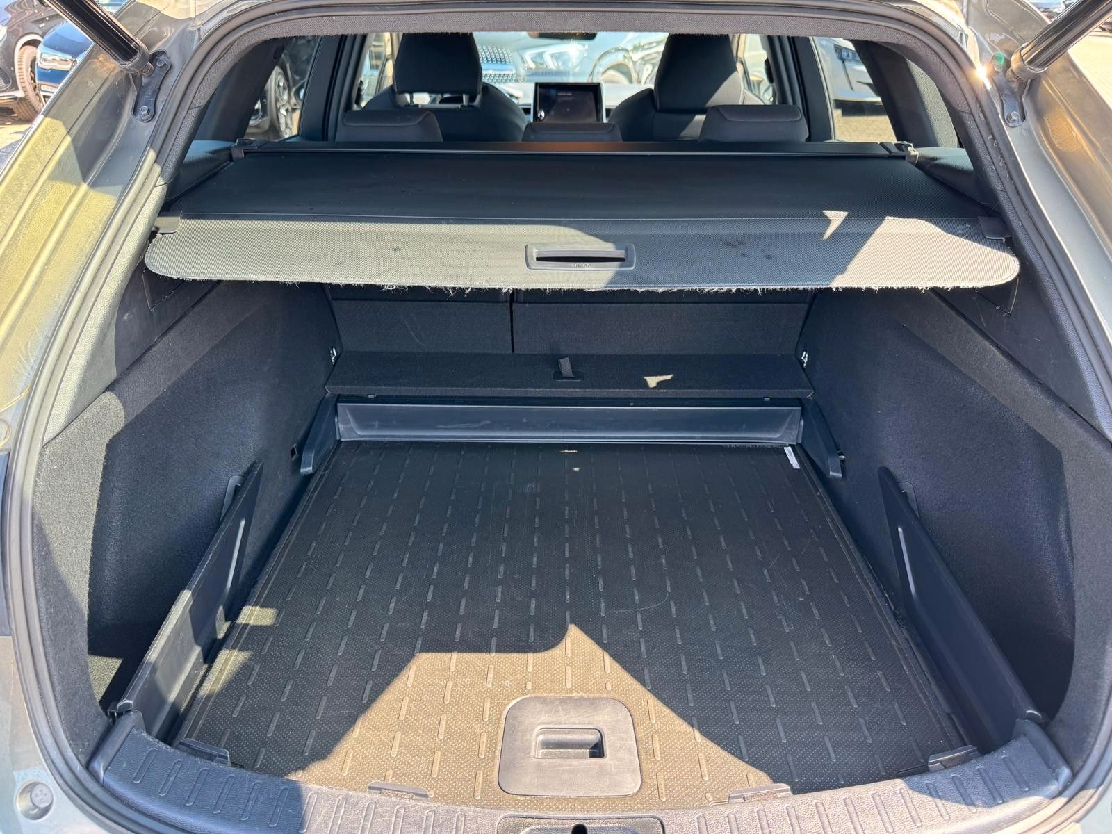 Toyota Corolla Touring Sports Hybrid Business Edition foto 17