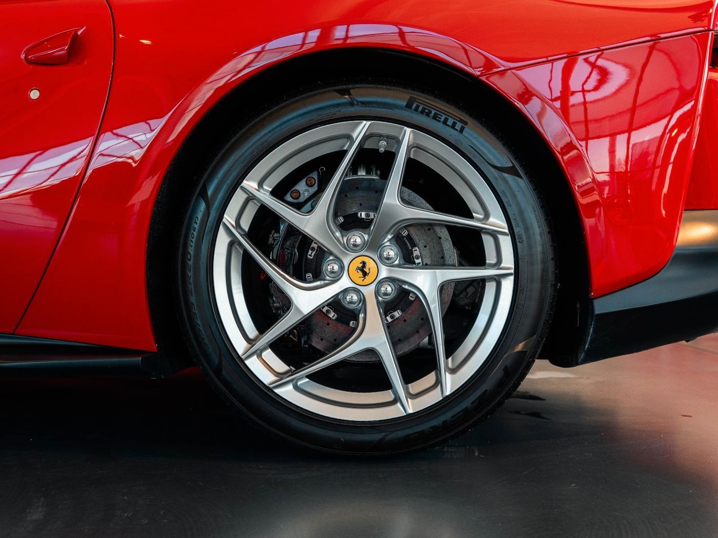 Ferrari 812 Superfast Rosso70Anni*JBL*Lift*Apple-Carplay foto 17