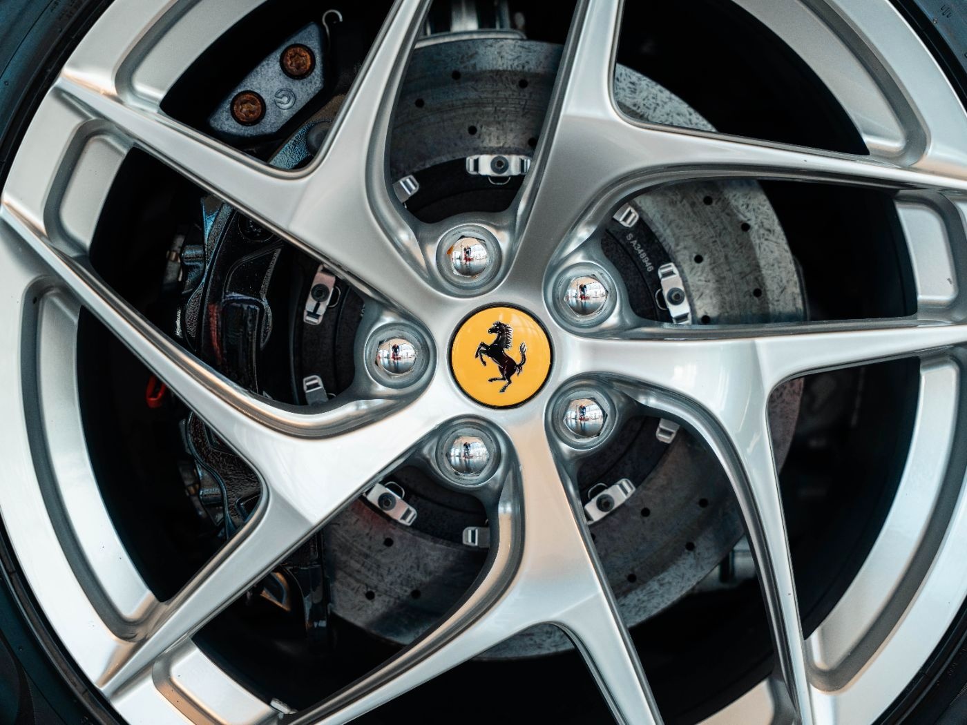 Ferrari 812 Superfast Rosso70Anni*JBL*Lift*Apple-Carplay foto 18