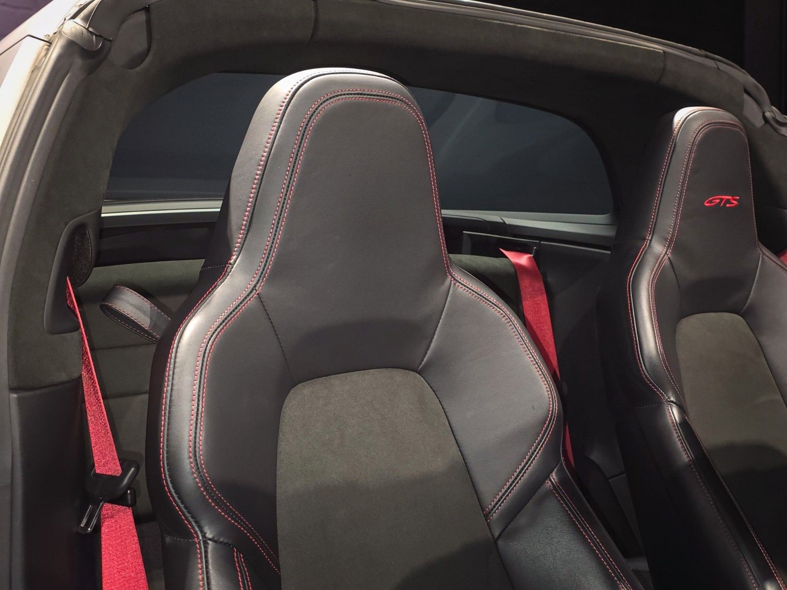 Porsche 911 Targa 4 GTS foto 19