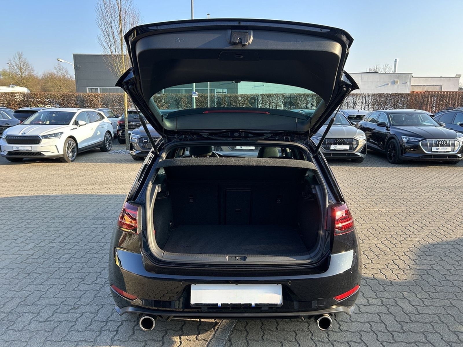 Volkswagen Golf GTI VII 2.0 TSI Performance*LED*DYNAUDIO* foto 8