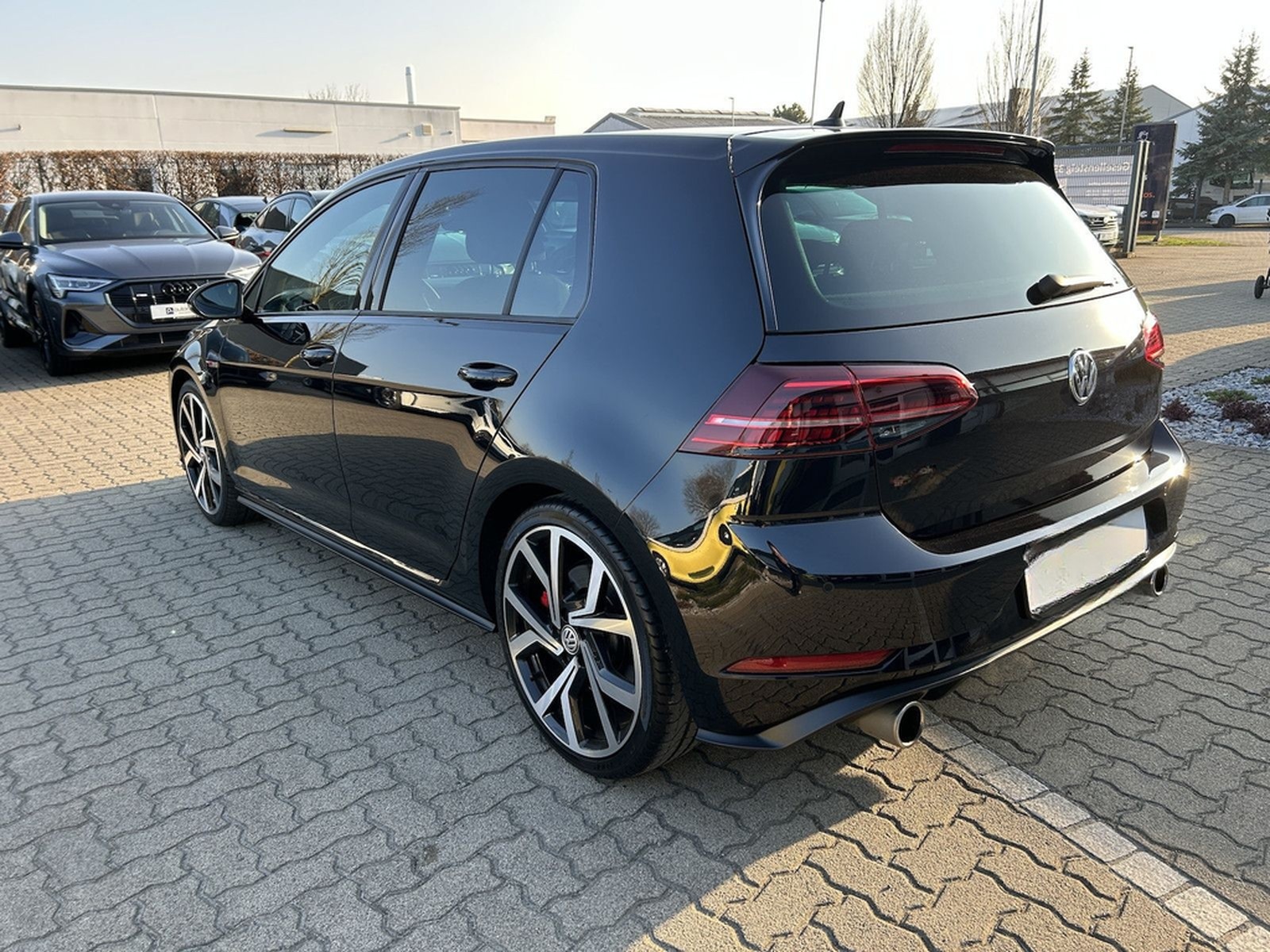 Volkswagen Golf GTI VII 2.0 TSI Performance*LED*DYNAUDIO* foto 9