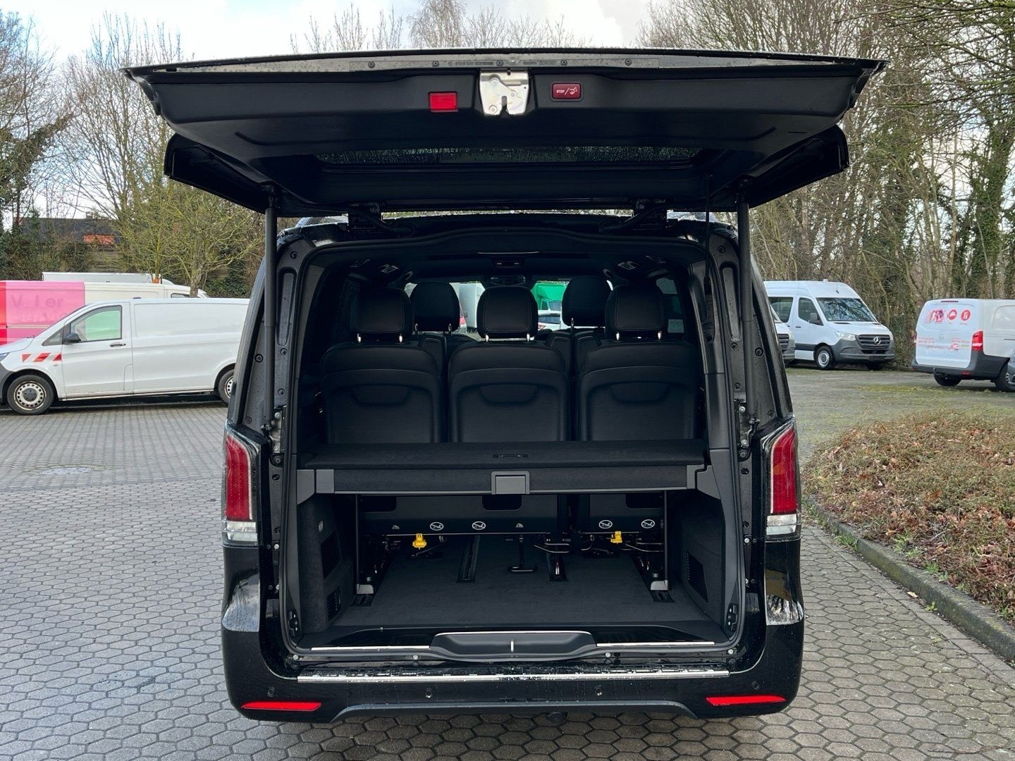 Mercedes-Benz V 300d Exclusive 4x4 lang AMG AIRMATIC Pano 360° foto 16