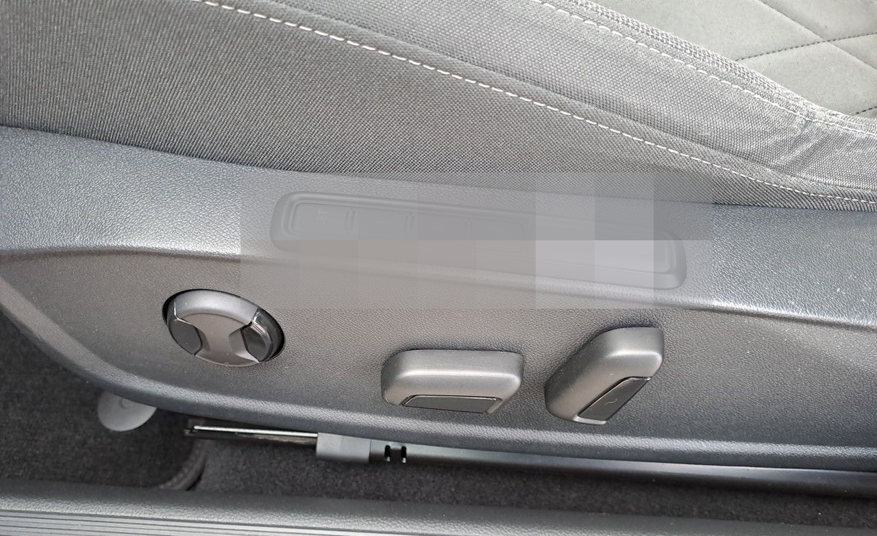 Volkswagen Golf VIII Variant 1.5 TSI Style, AHK, ACC, LED foto 19