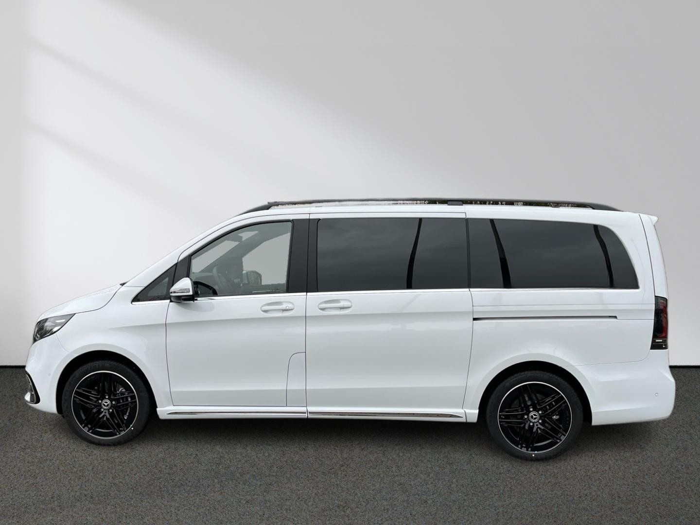 Mercedes-Benz V 300d Avantgarde 4x4 lang AMG AIRMATIC Pano 360 foto 3