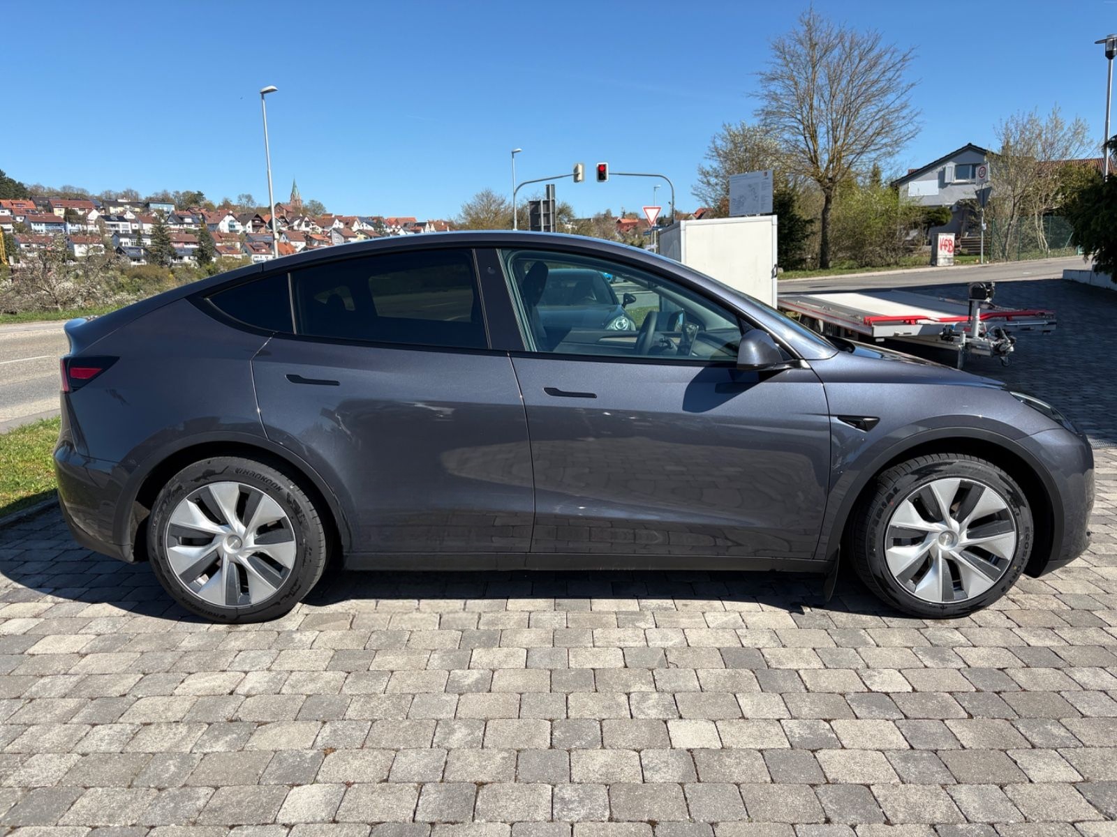 Tesla Model Y Basis RWD foto 2