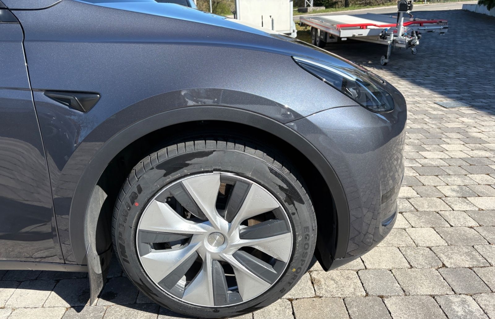 Tesla Model Y Basis RWD foto 12