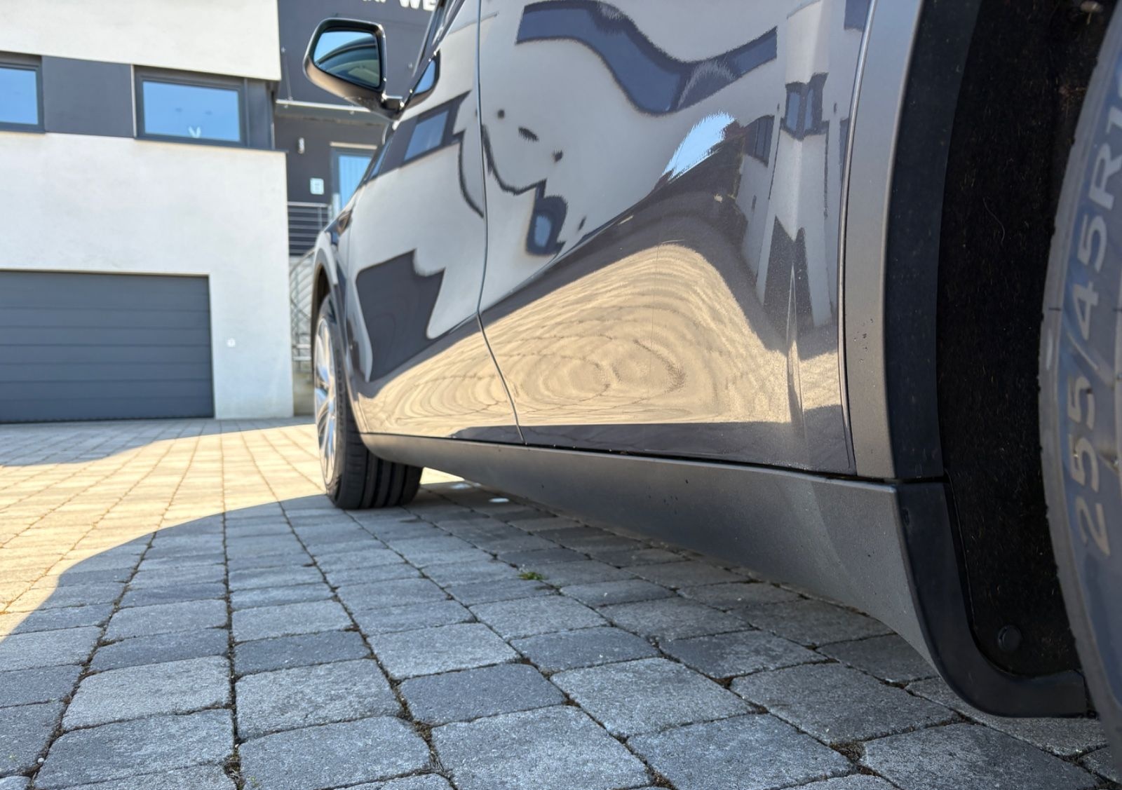 Tesla Model Y Basis RWD foto 14