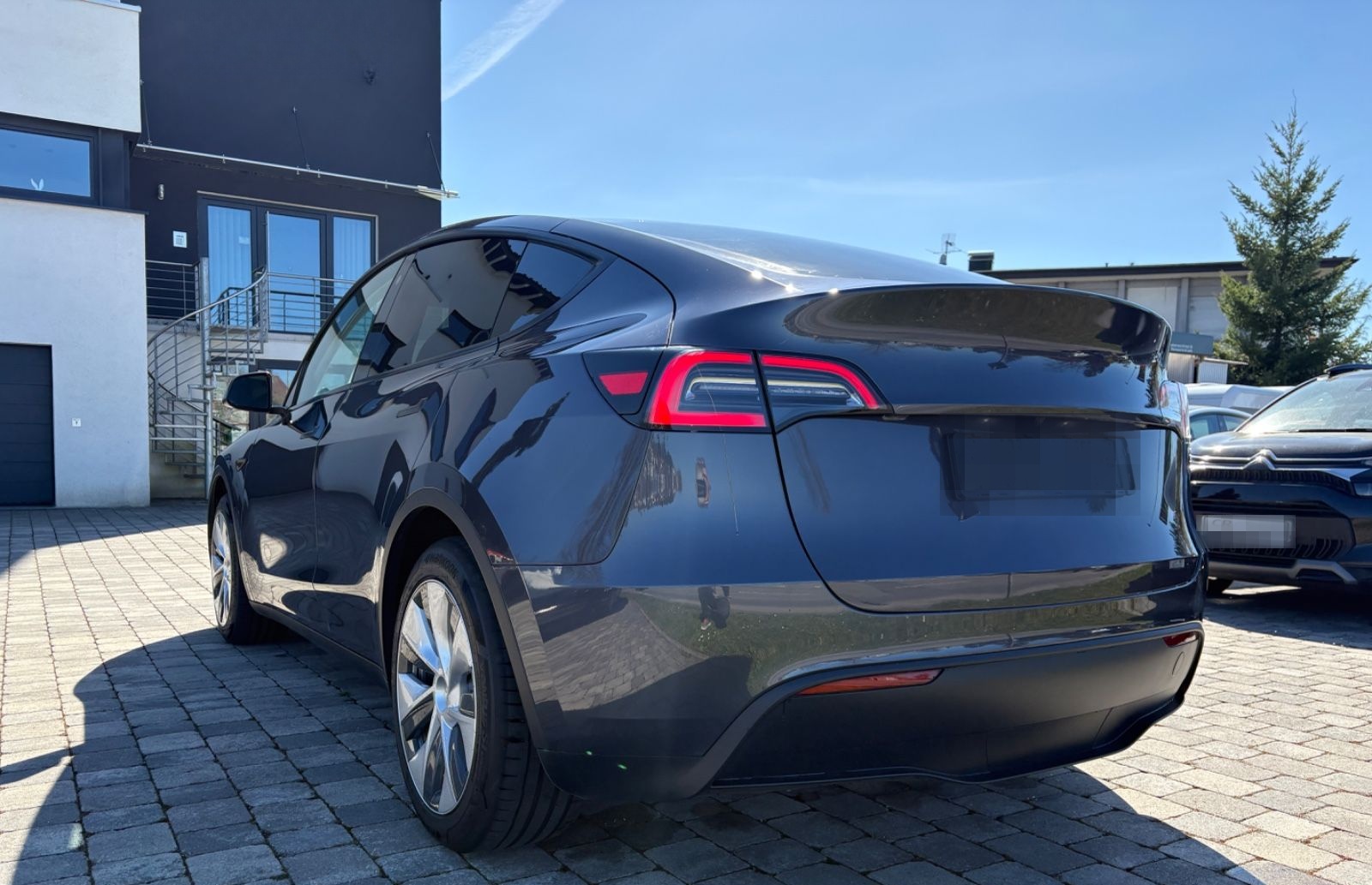 Tesla Model Y Basis RWD foto 5