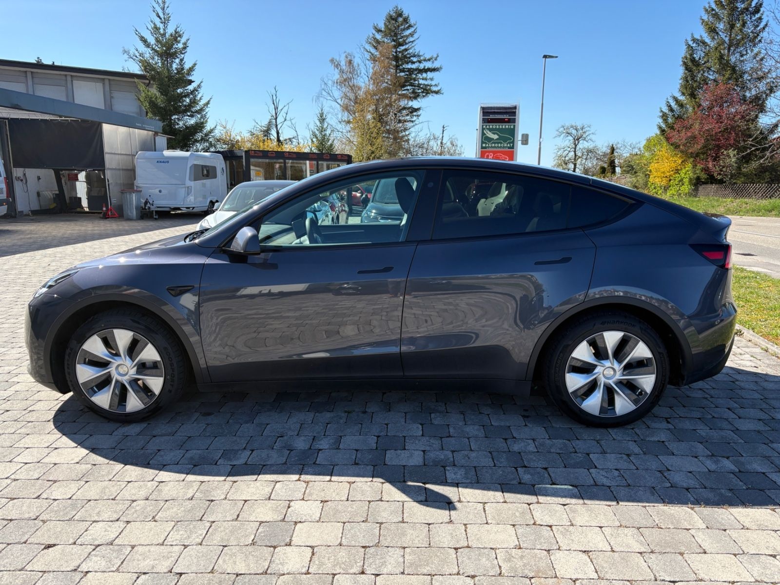 Tesla Model Y Basis RWD foto 6