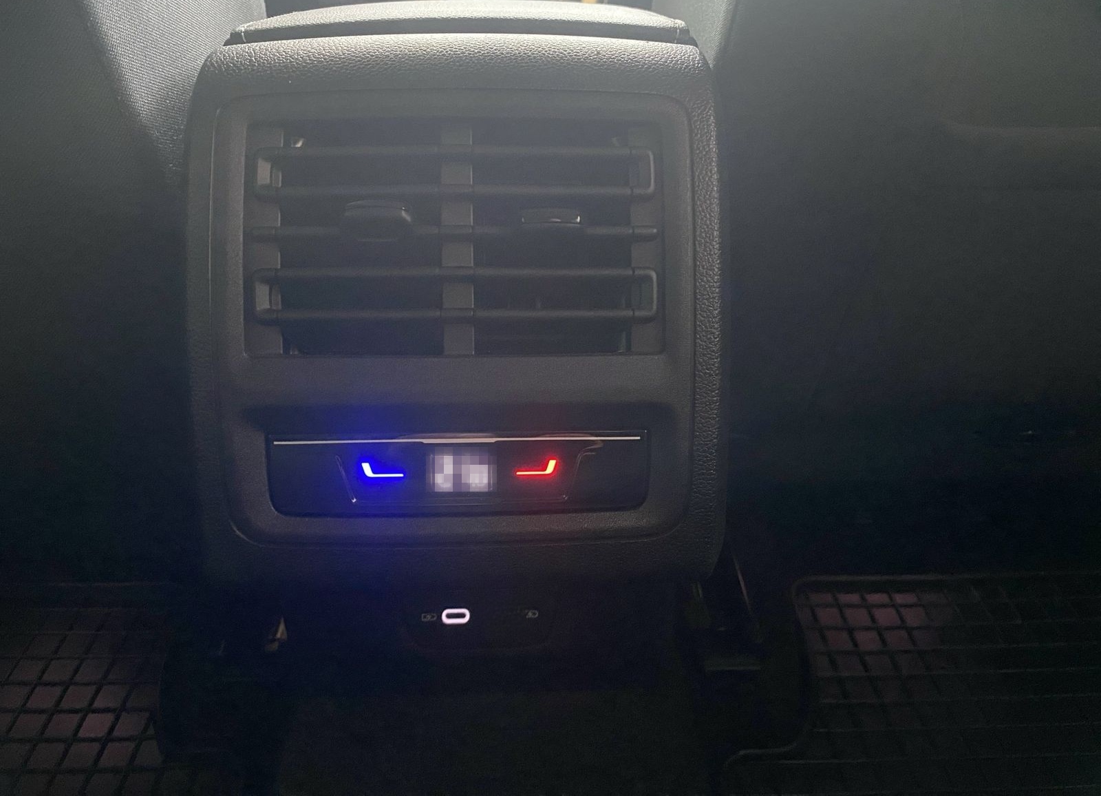 Volkswagen Golf VIII Life (NAVI.SHZ.PDC.ACC.AHK.DAB) 2.0 TD foto 17