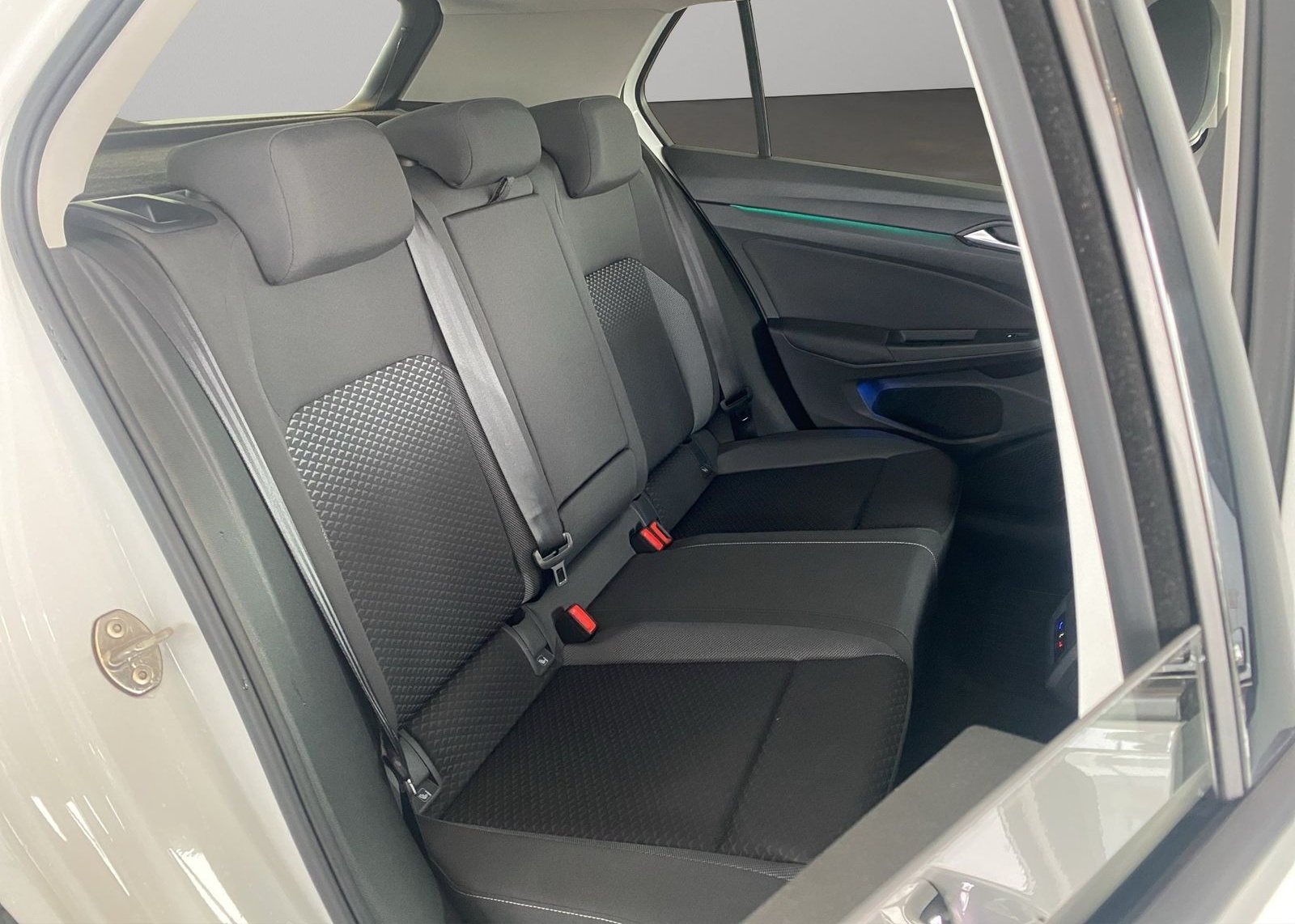 Volkswagen Golf VIII Life (NAVI.SHZ.PDC.ACC.AHK.DAB) 2.0 TD foto 7