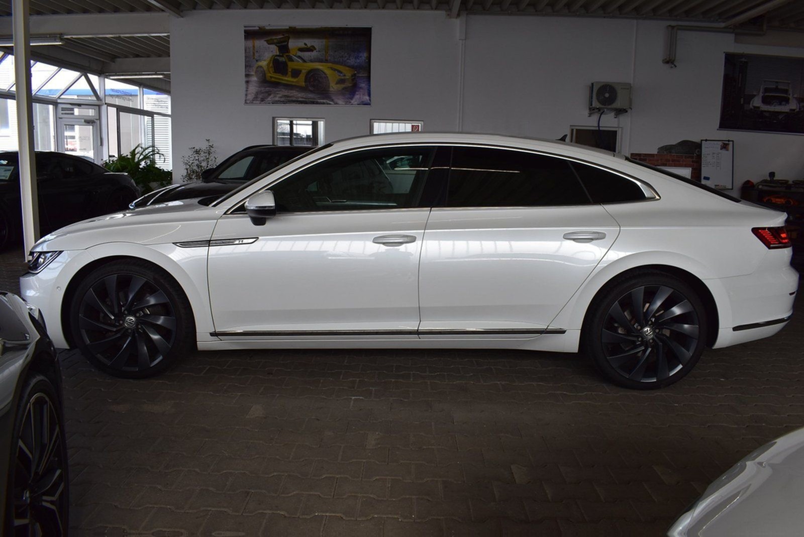 Volkswagen Arteon 2.0 TSI R-Line 4Motion Standhzg Pano foto 3