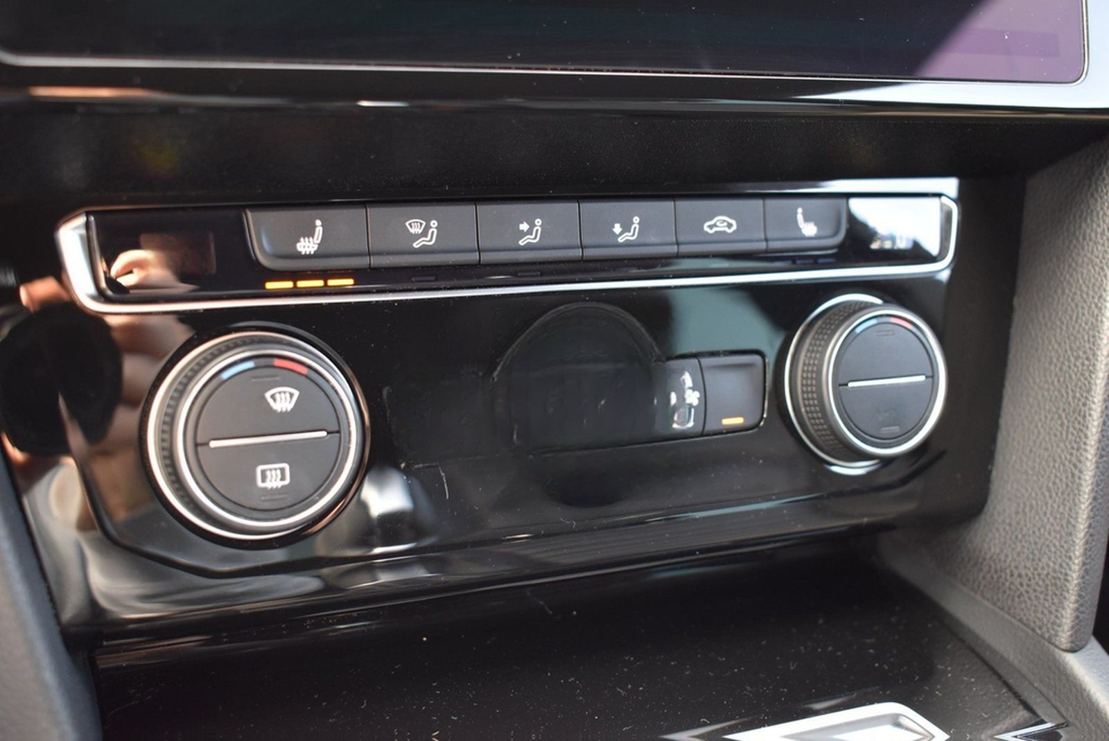 Volkswagen Arteon 2.0 TSI R-Line 4Motion Standhzg Pano foto 32