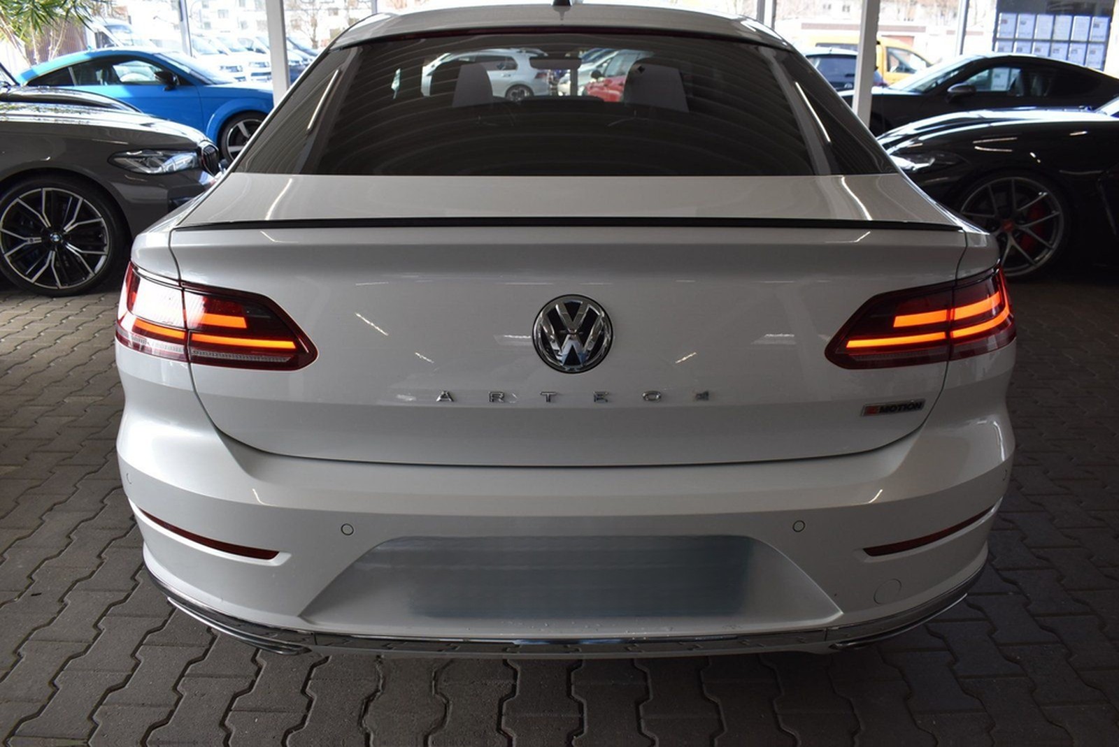 Volkswagen Arteon 2.0 TSI R-Line 4Motion Standhzg Pano foto 5