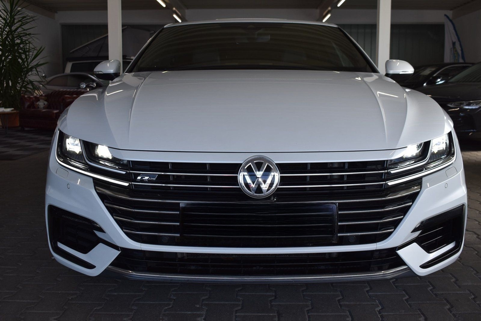Volkswagen Arteon 2.0 TSI R-Line 4Motion Standhzg Pano foto 9
